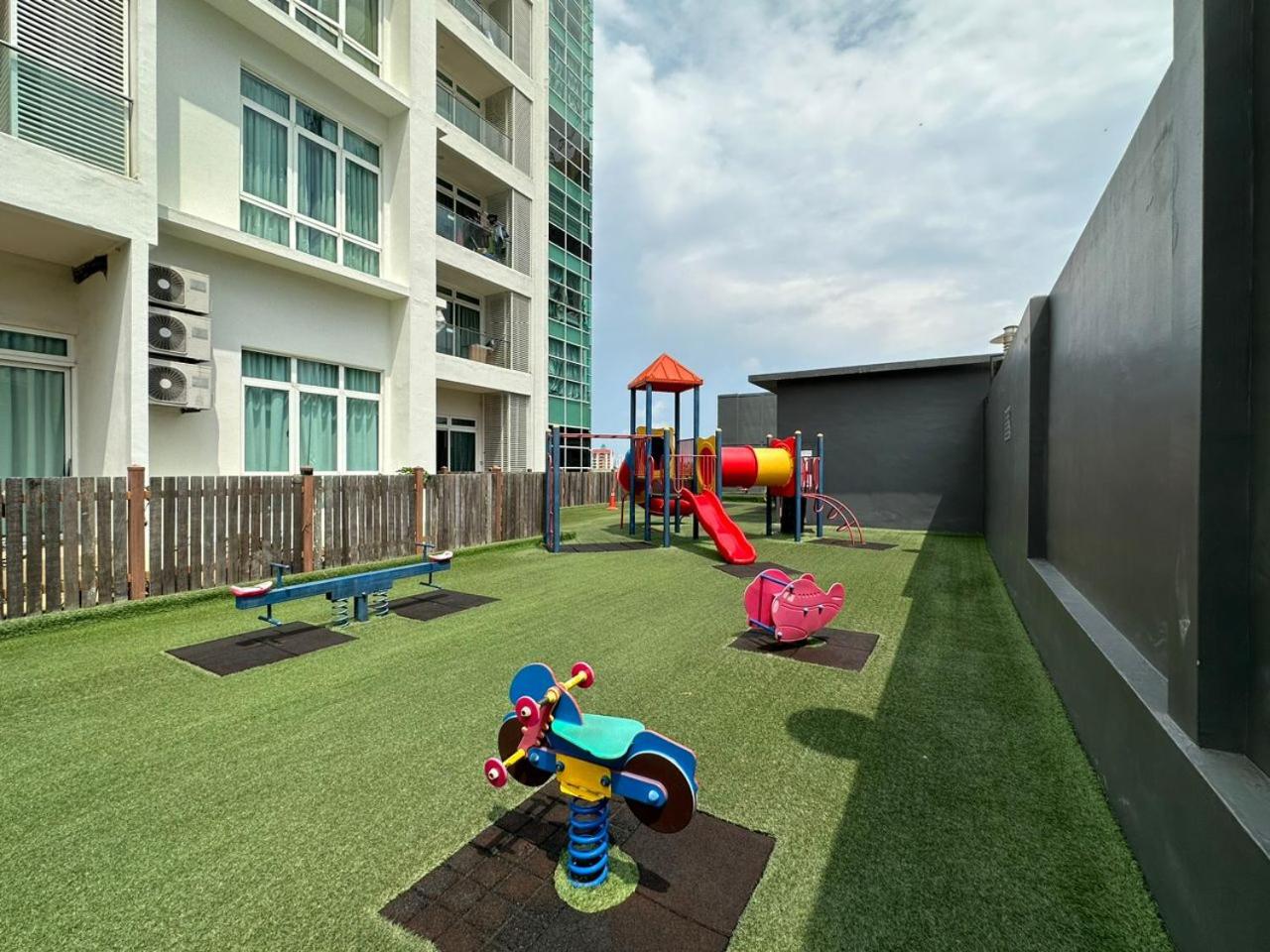 KSL 2Bedroom with WiFi Netflix 58 inch TV high floor balcony