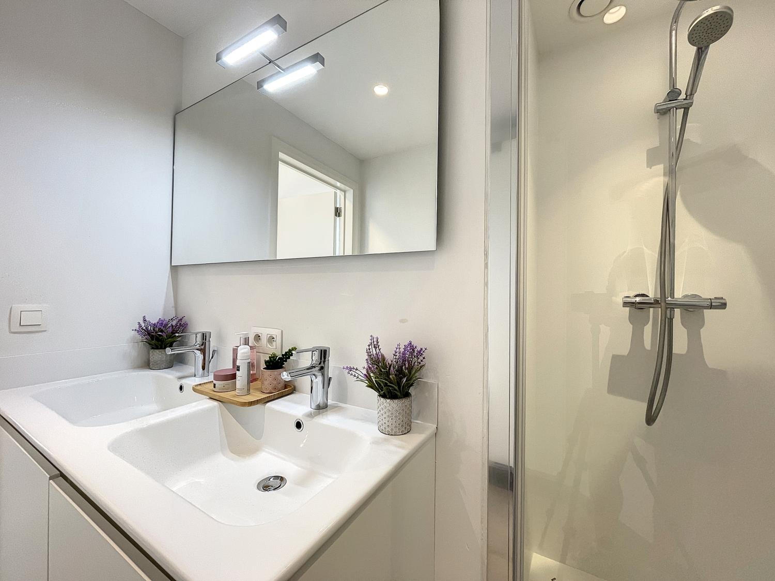 Villa SeaShell - Luxurious renovated gas station
