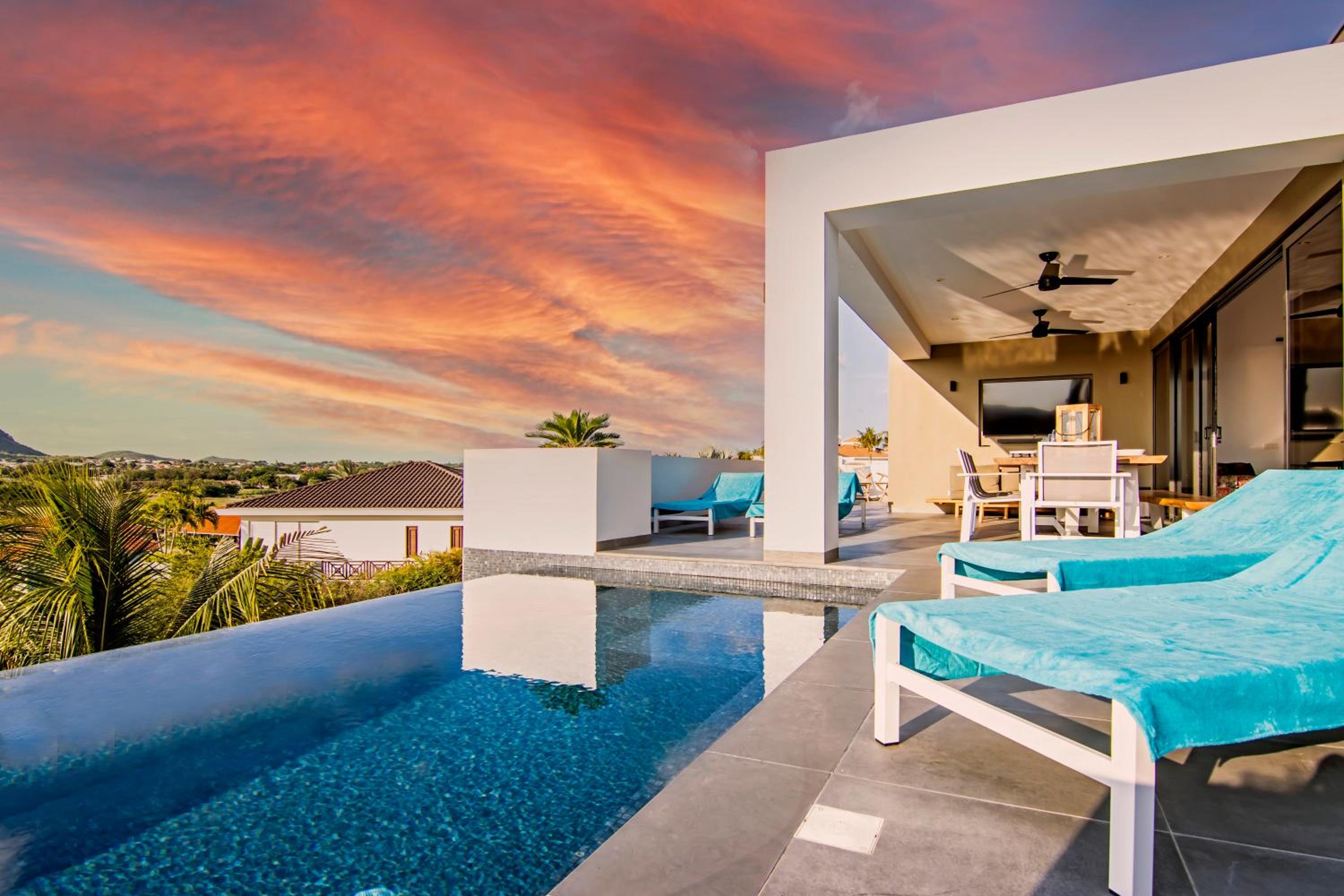 Ocean Sunset Villa luxury stay max. 14 people