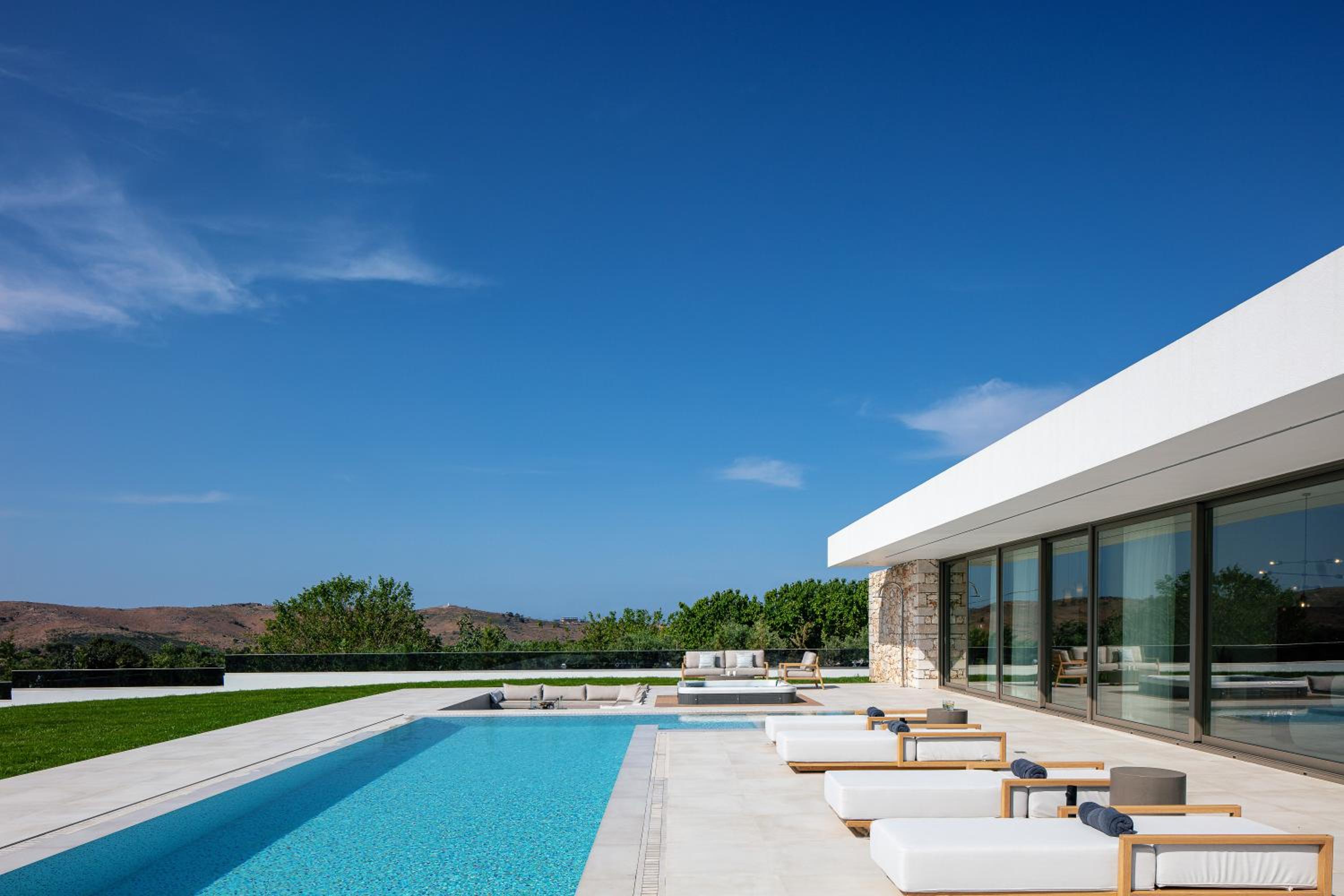 Cresto Iconic Villa, with Heated Spa Whirlpool, By ThinkVilla view 5