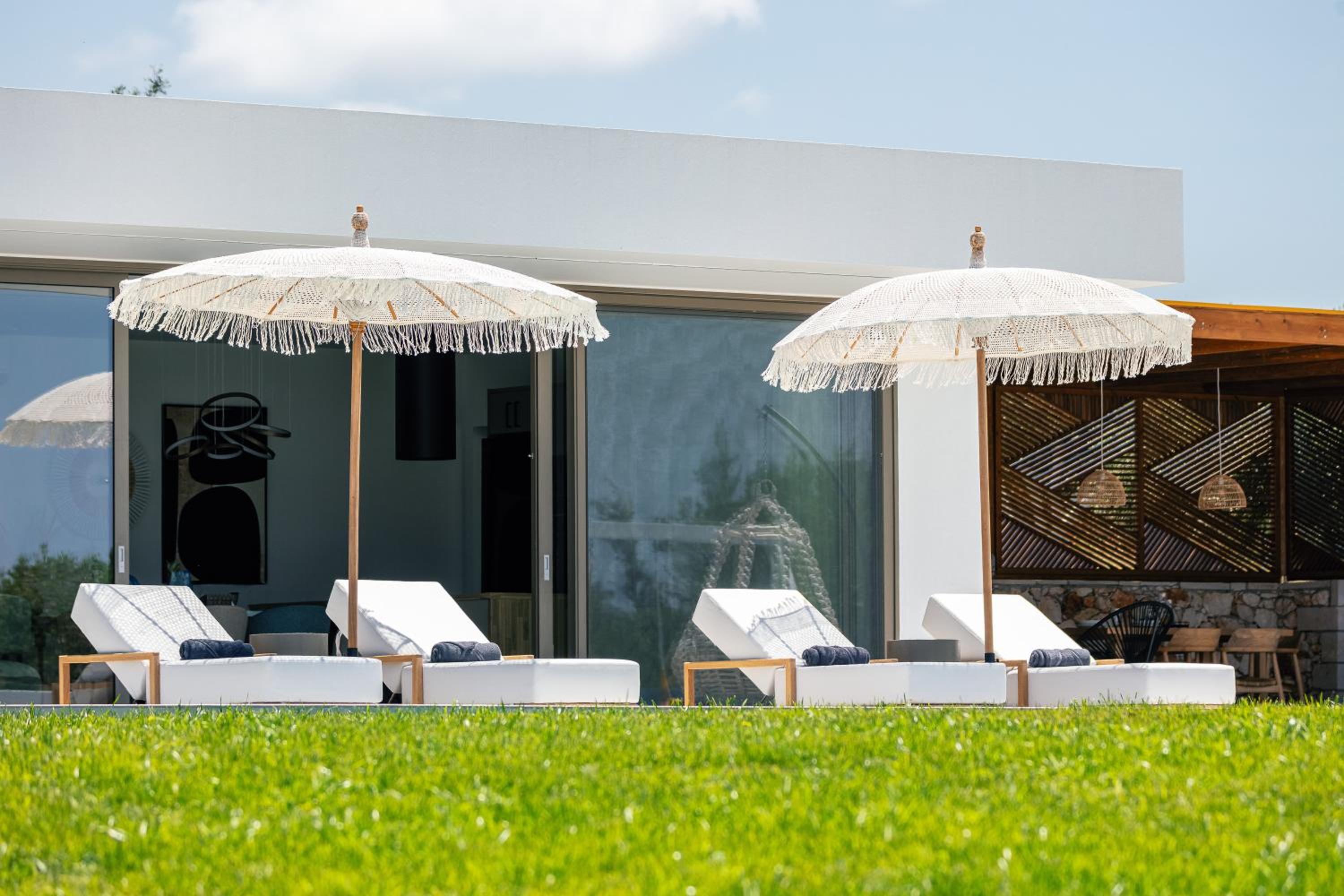Cresto Iconic Villa, with Heated Spa Whirlpool, By ThinkVilla view 2