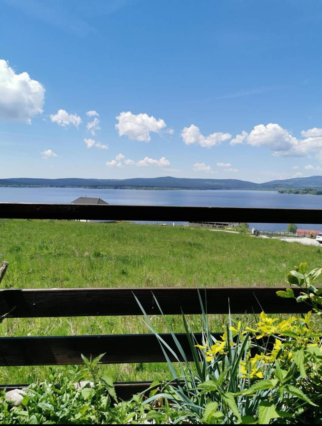 Apartmán s terasou a výhledem na jezero Lipno