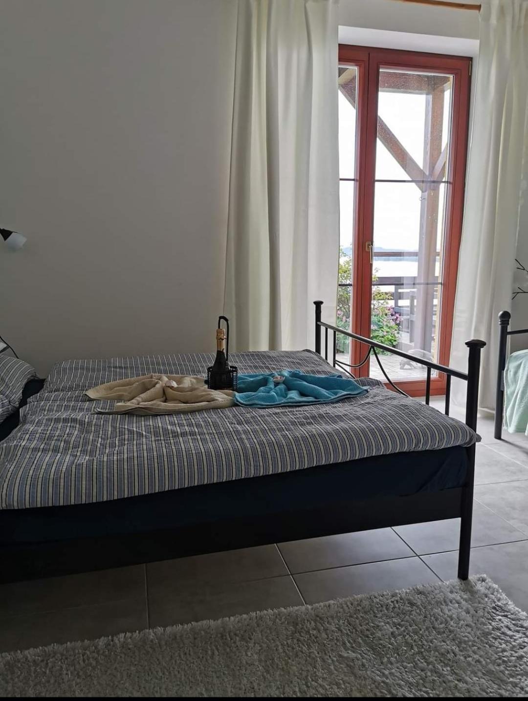 Apartmán s terasou a výhledem na jezero Lipno