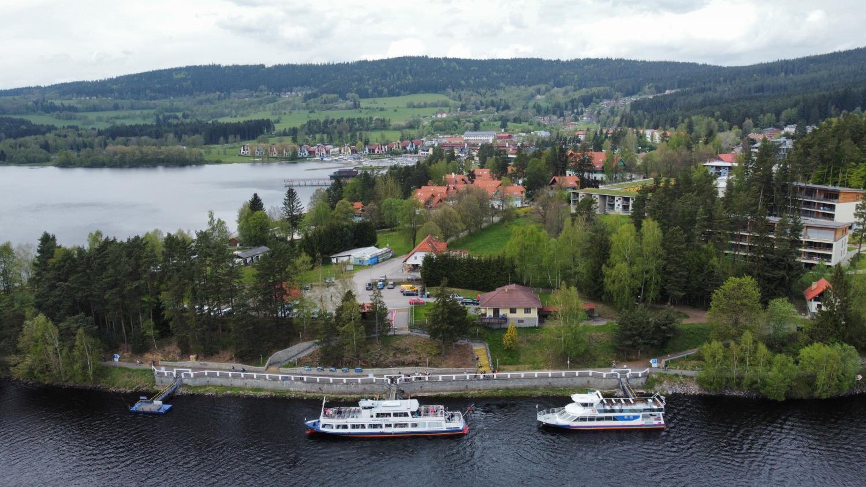 Apartmán s terasou a výhledem na jezero Lipno
