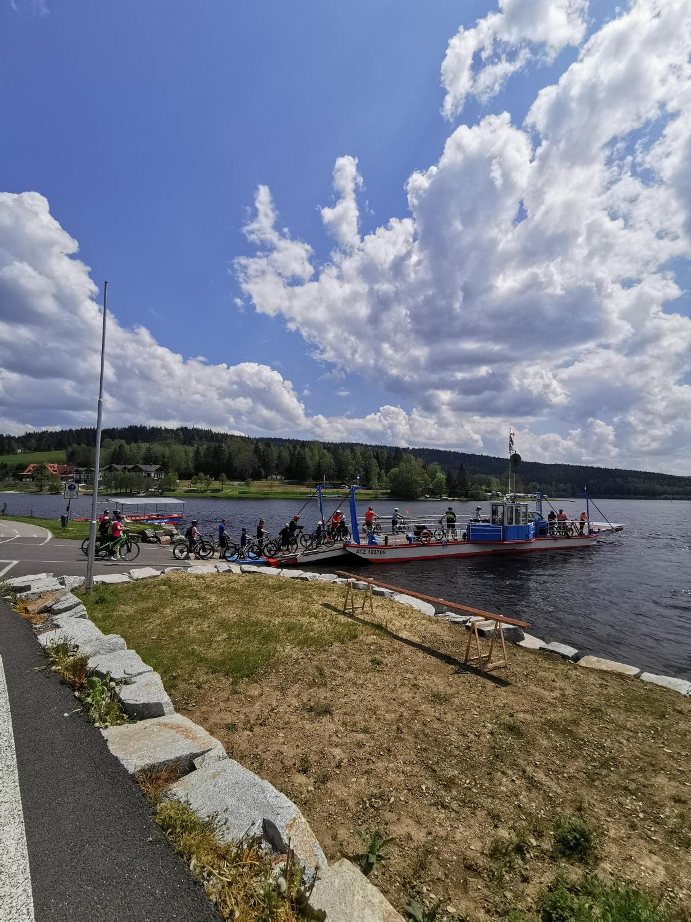 Apartmán s terasou a výhledem na jezero Lipno