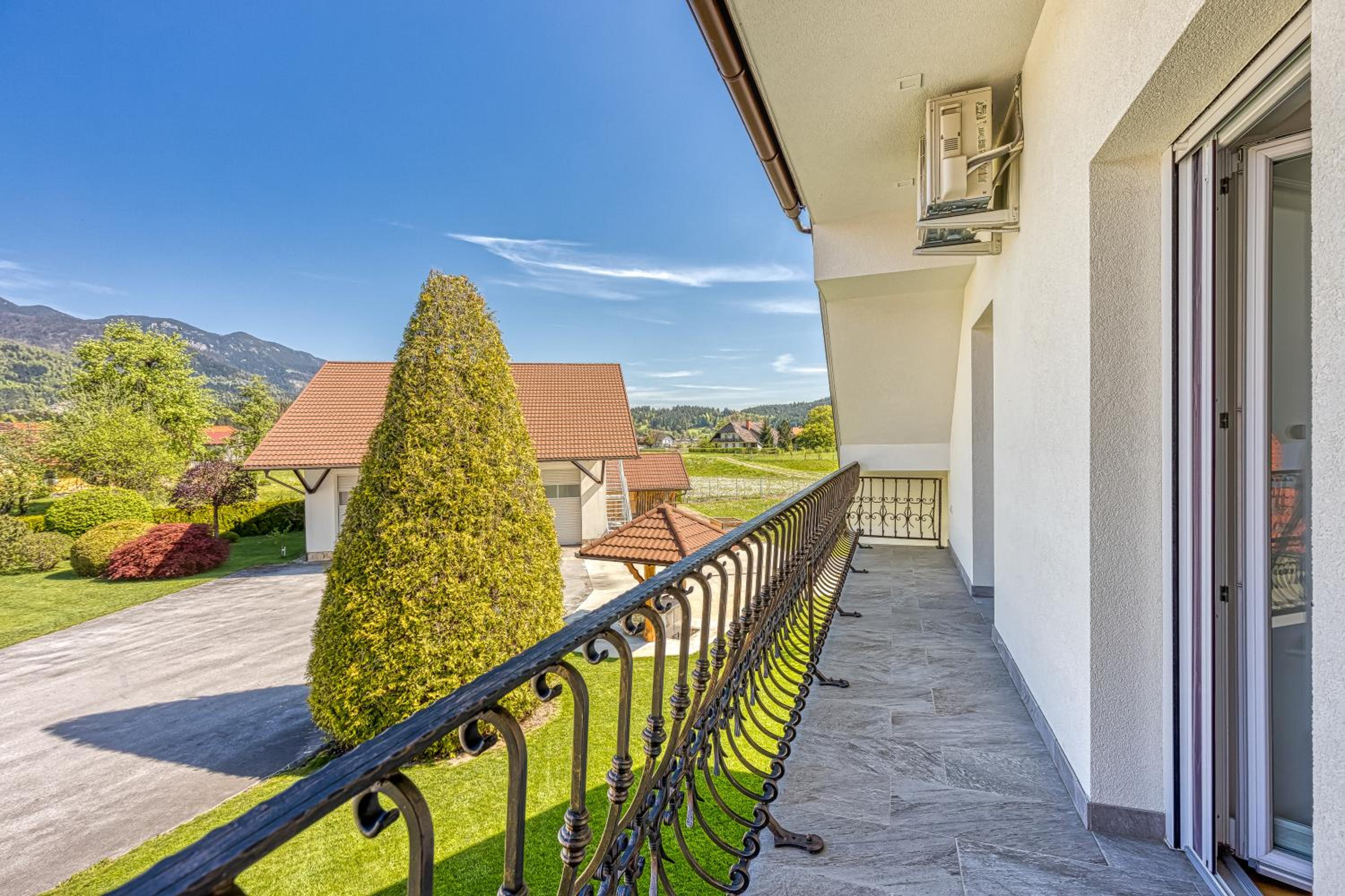 Relax House Nizka Savinja - Happy Rentals view 2