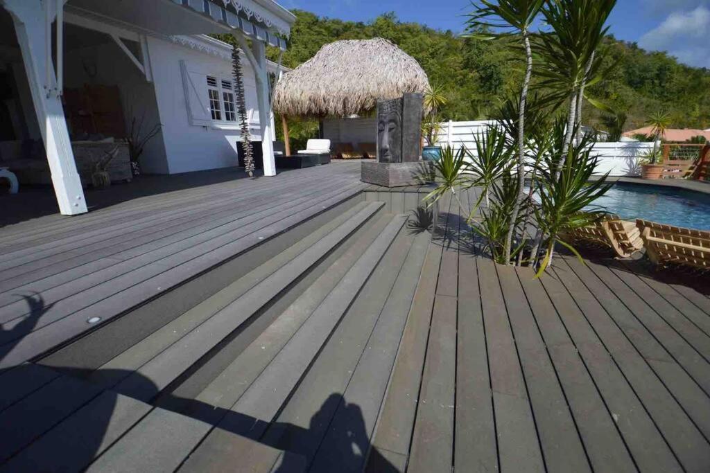 La villa Coconut vue à 180° mer rocher du Diamant