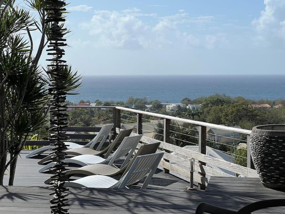 La villa Coconut vue à 180° mer rocher du Diamant