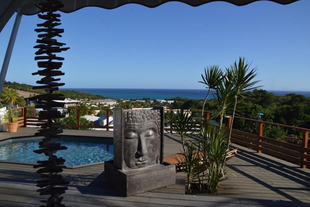 La villa Coconut vue à 180° mer rocher du Diamant