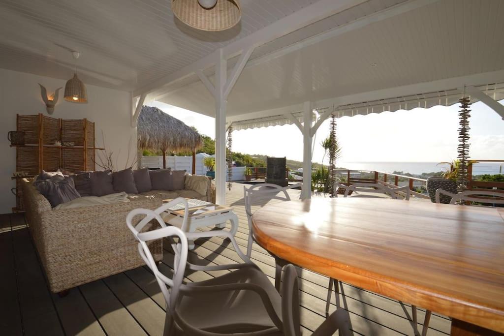 La villa Coconut vue à 180° mer rocher du Diamant