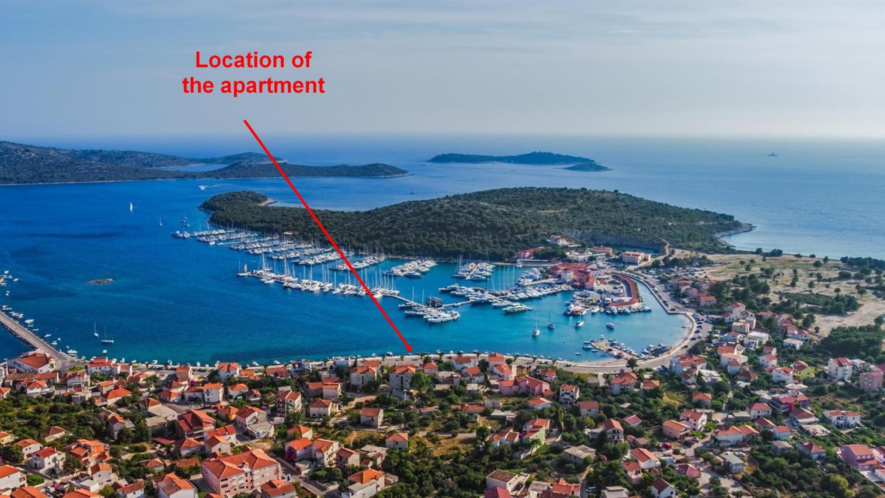 Seafront apt with terrace 4 bedrooms and mooring