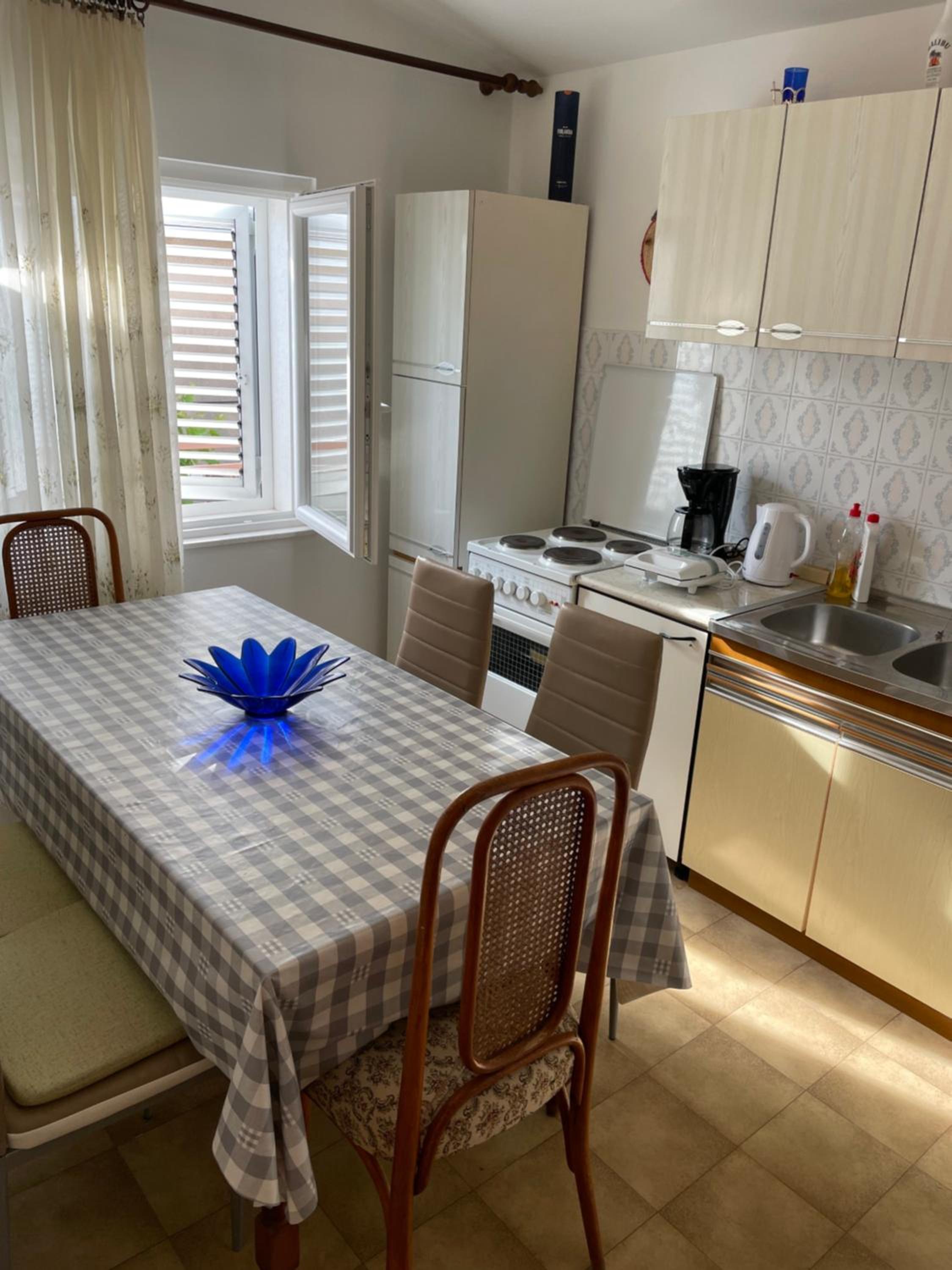 Seafront apt with terrace 4 bedrooms and mooring