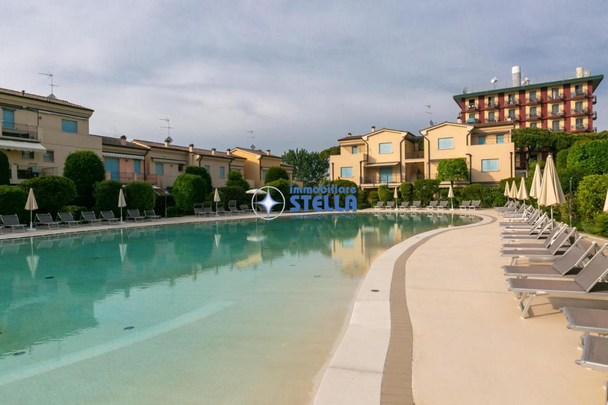 Hotel Residence Borgo dei Fiori - Image 1