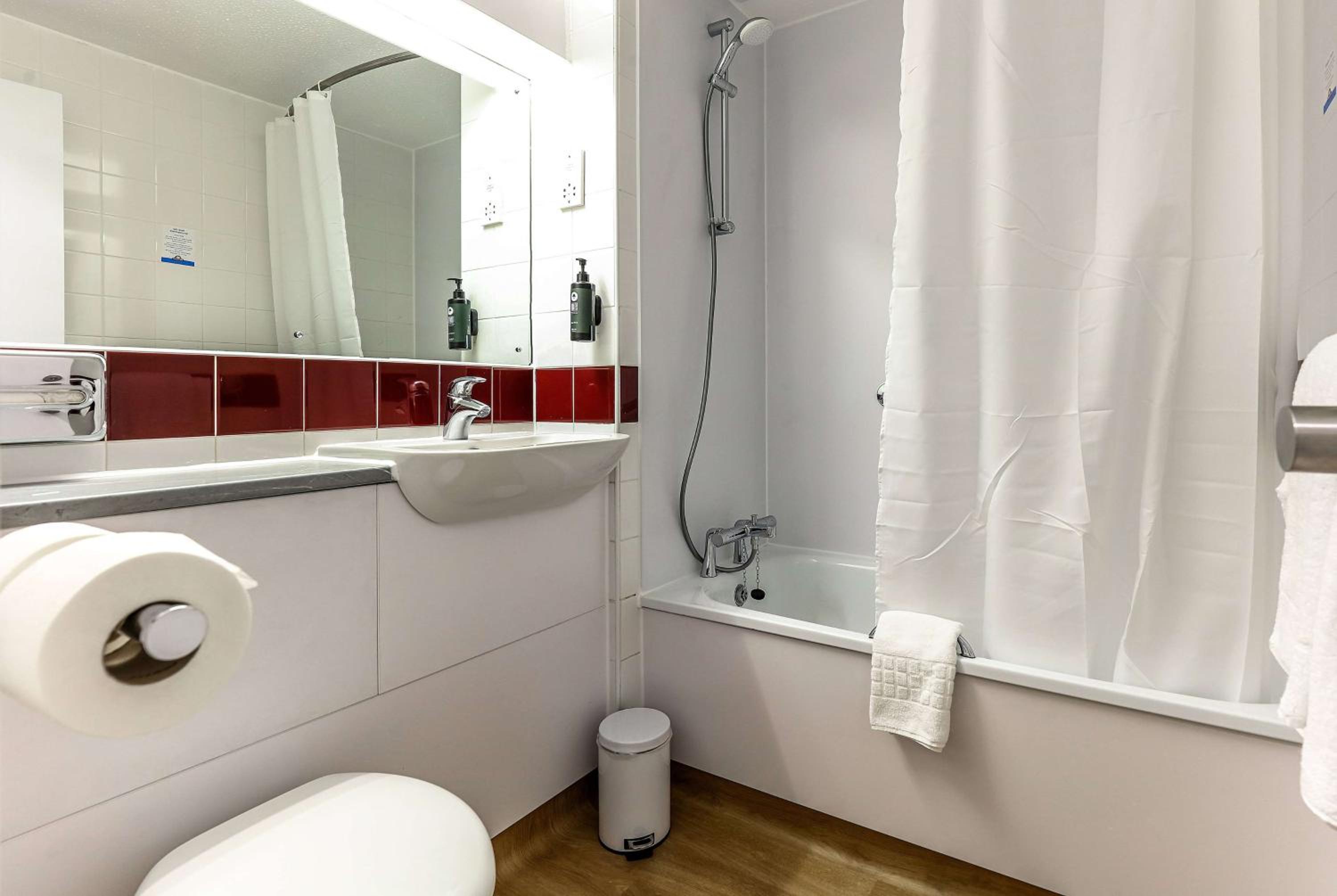 Gretna Green Vacations - Days Inn Hotel Gretna Green - Property Image 34