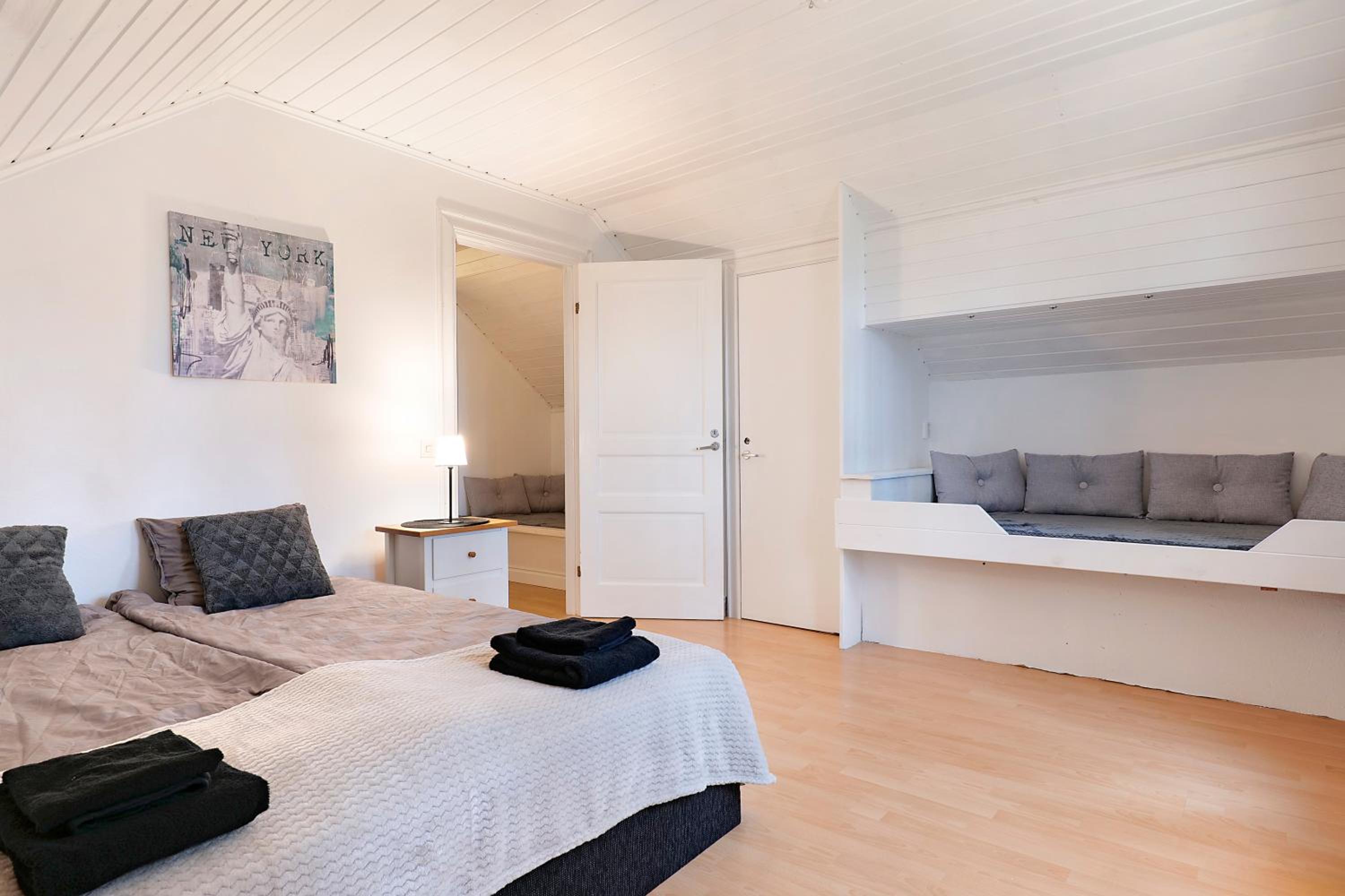 Guestly Homes - 4BR Corporate Villa view 3