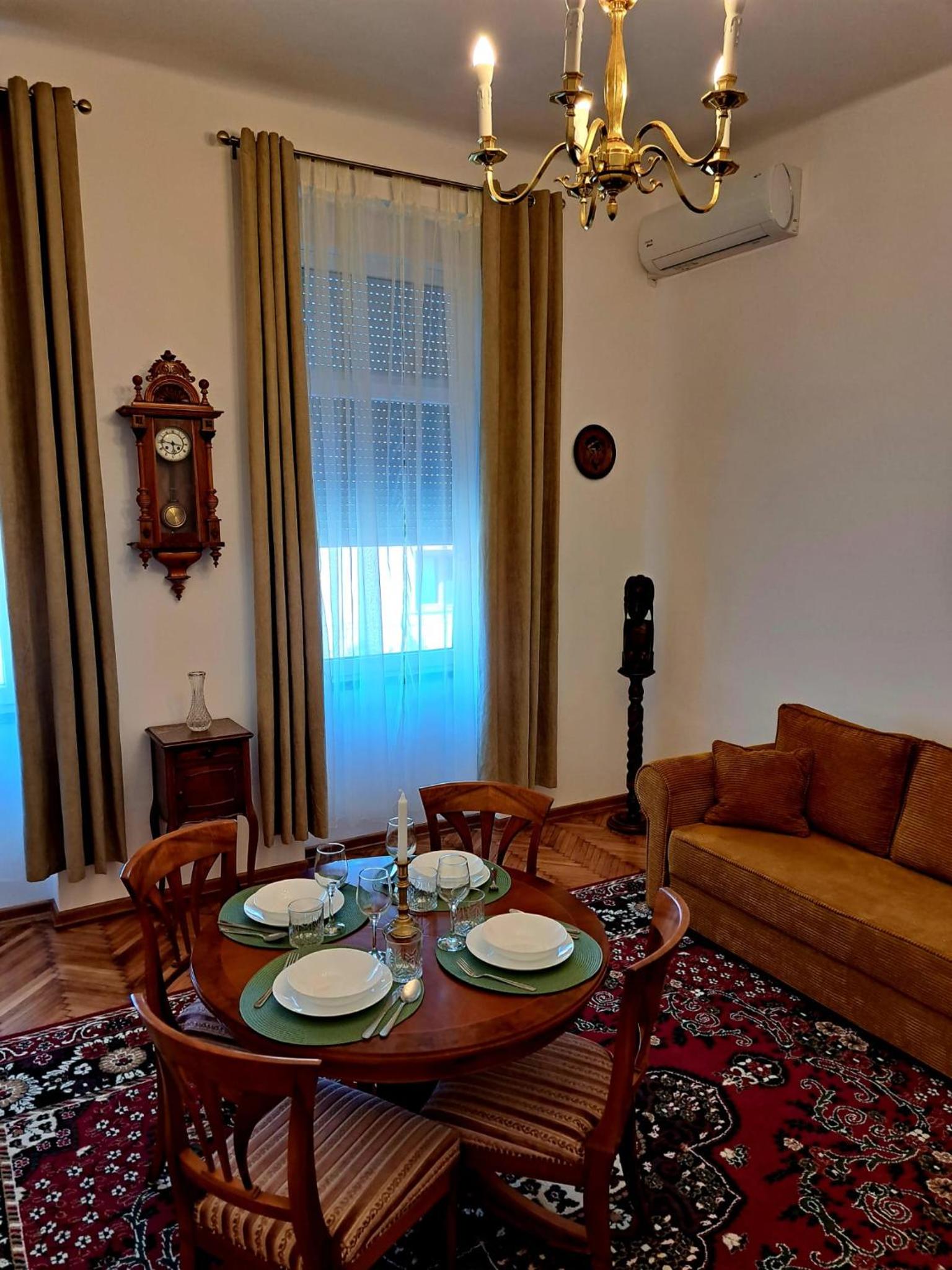 Weisz Castle style Apartment-City Center- Free Private Parking view 4