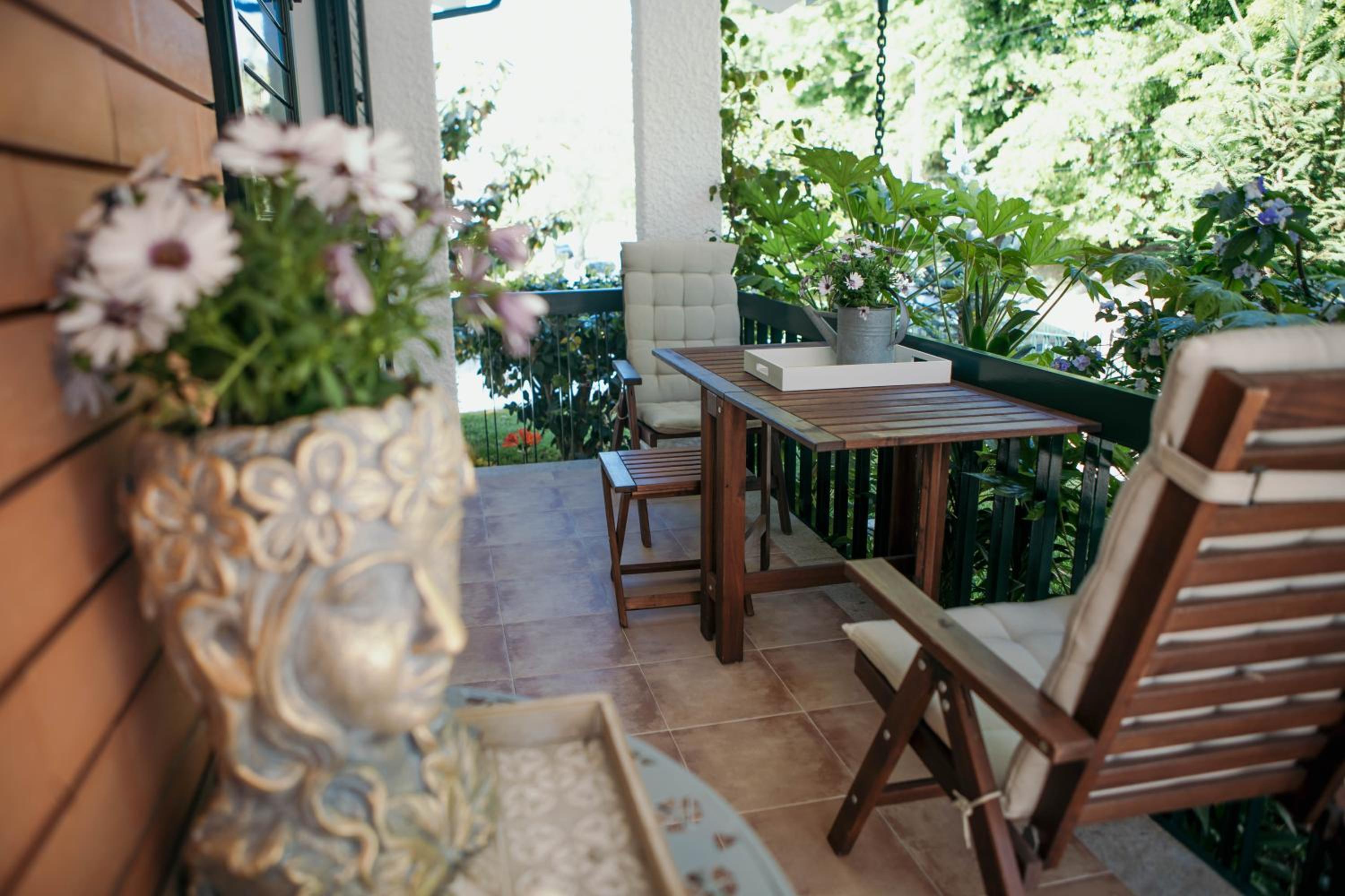 Hotel Flowers & Faces Guesthouse - Image 1