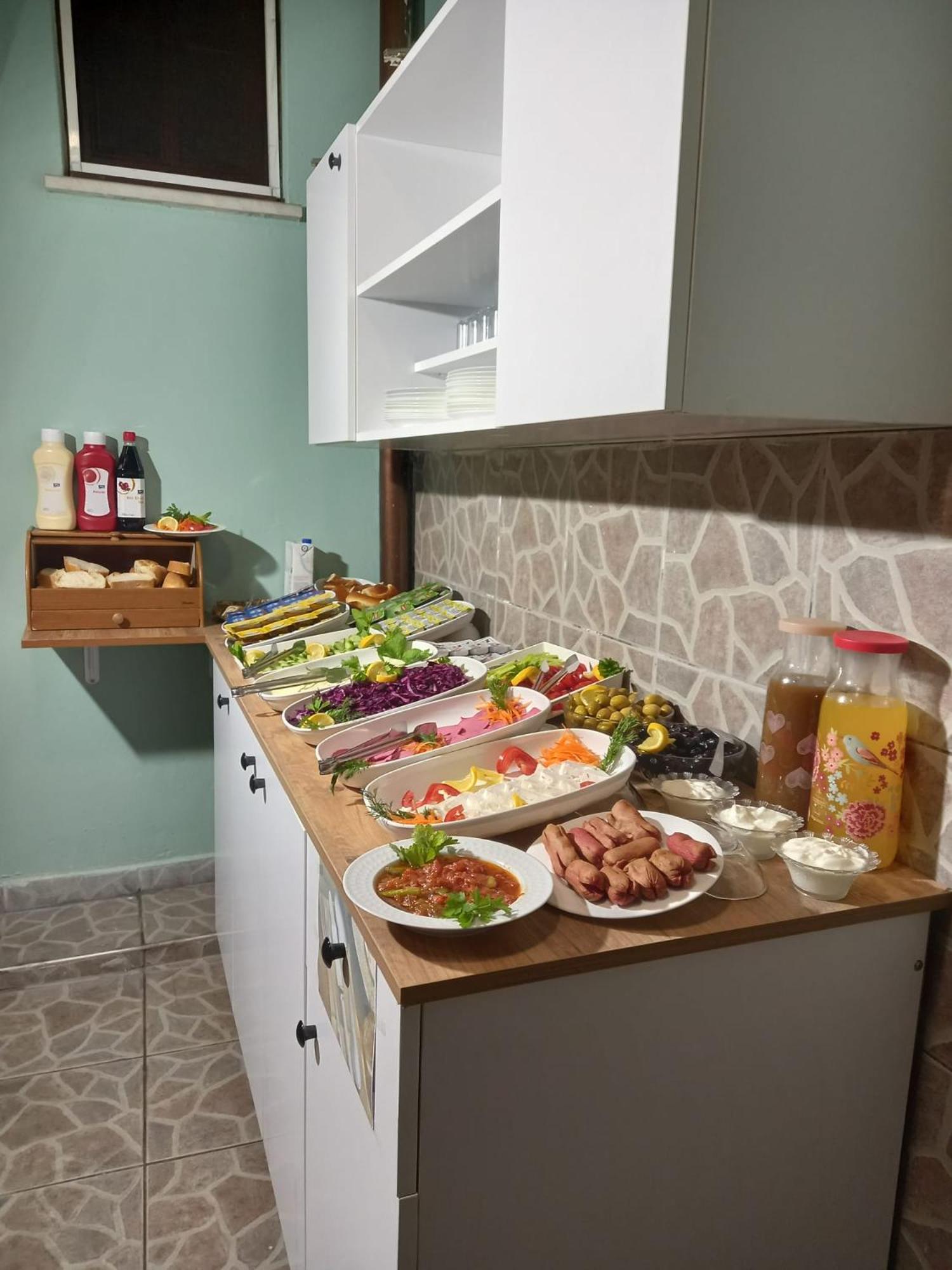 Emirhan Guesthouse & Suites