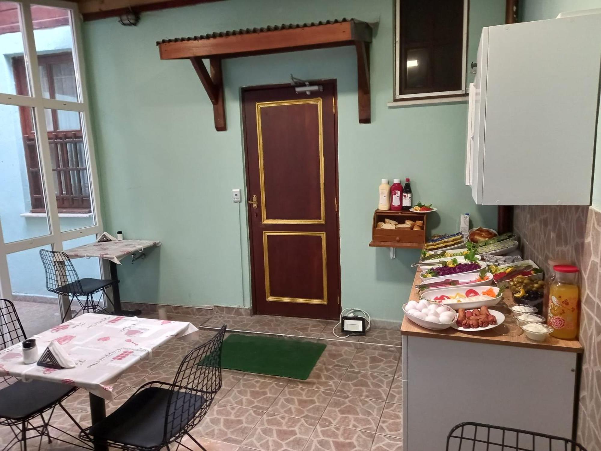 Emirhan Guesthouse & Suites