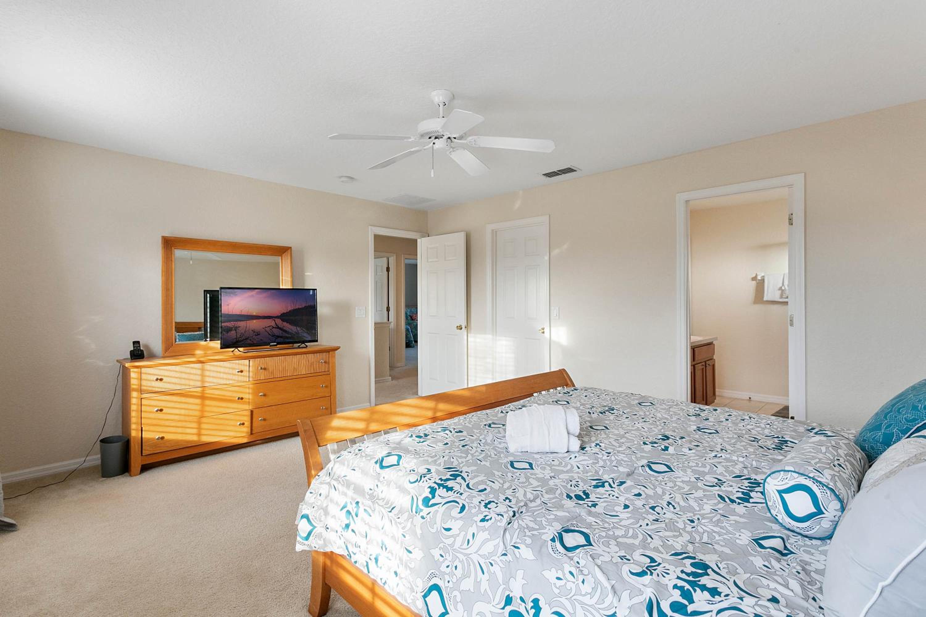 Paradise Resort Styles 4 BEDROOMS with 3 baths Pool and SPA