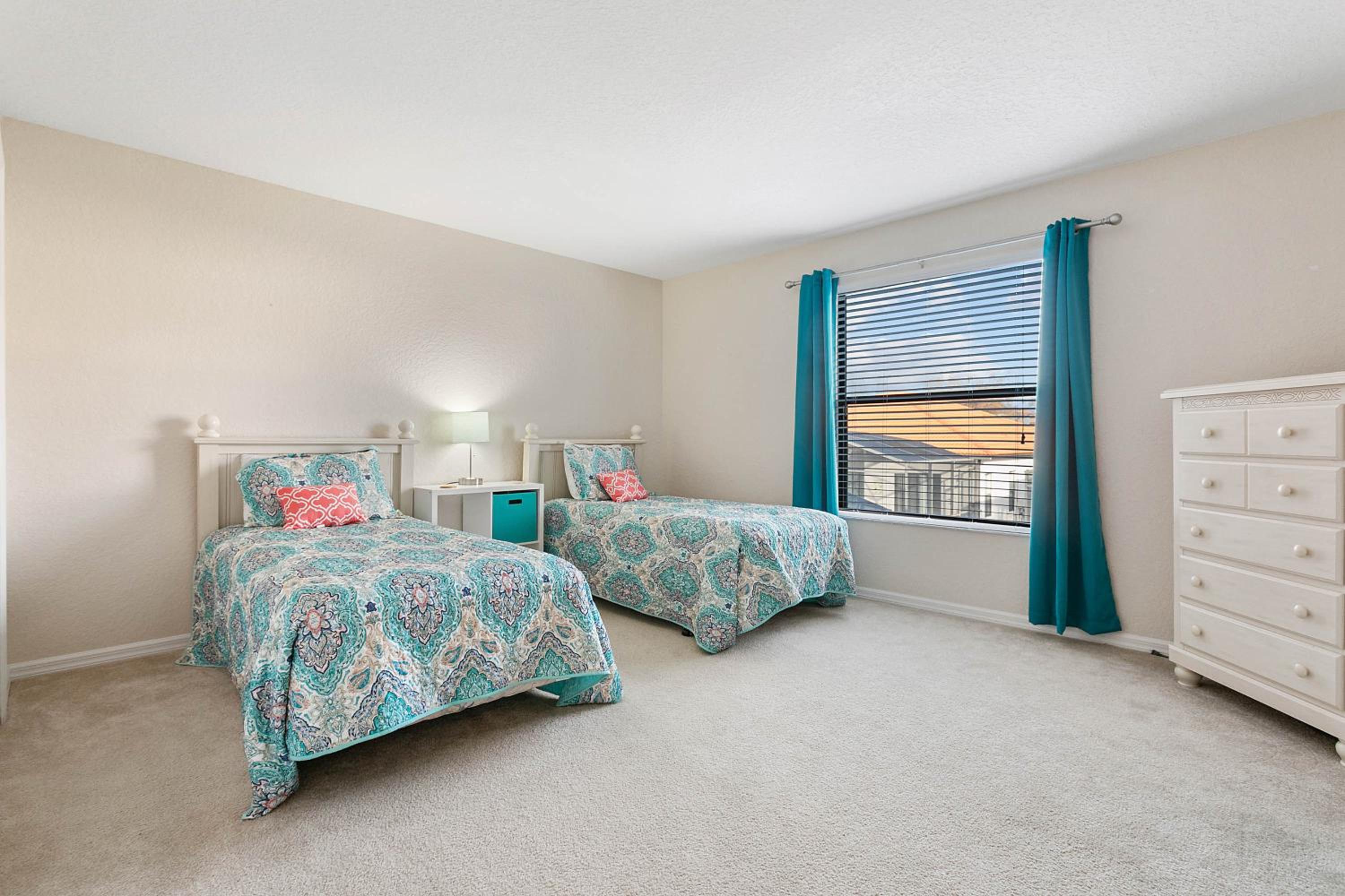 Paradise Resort Styles 4 BEDROOMS with 3 baths Pool and SPA