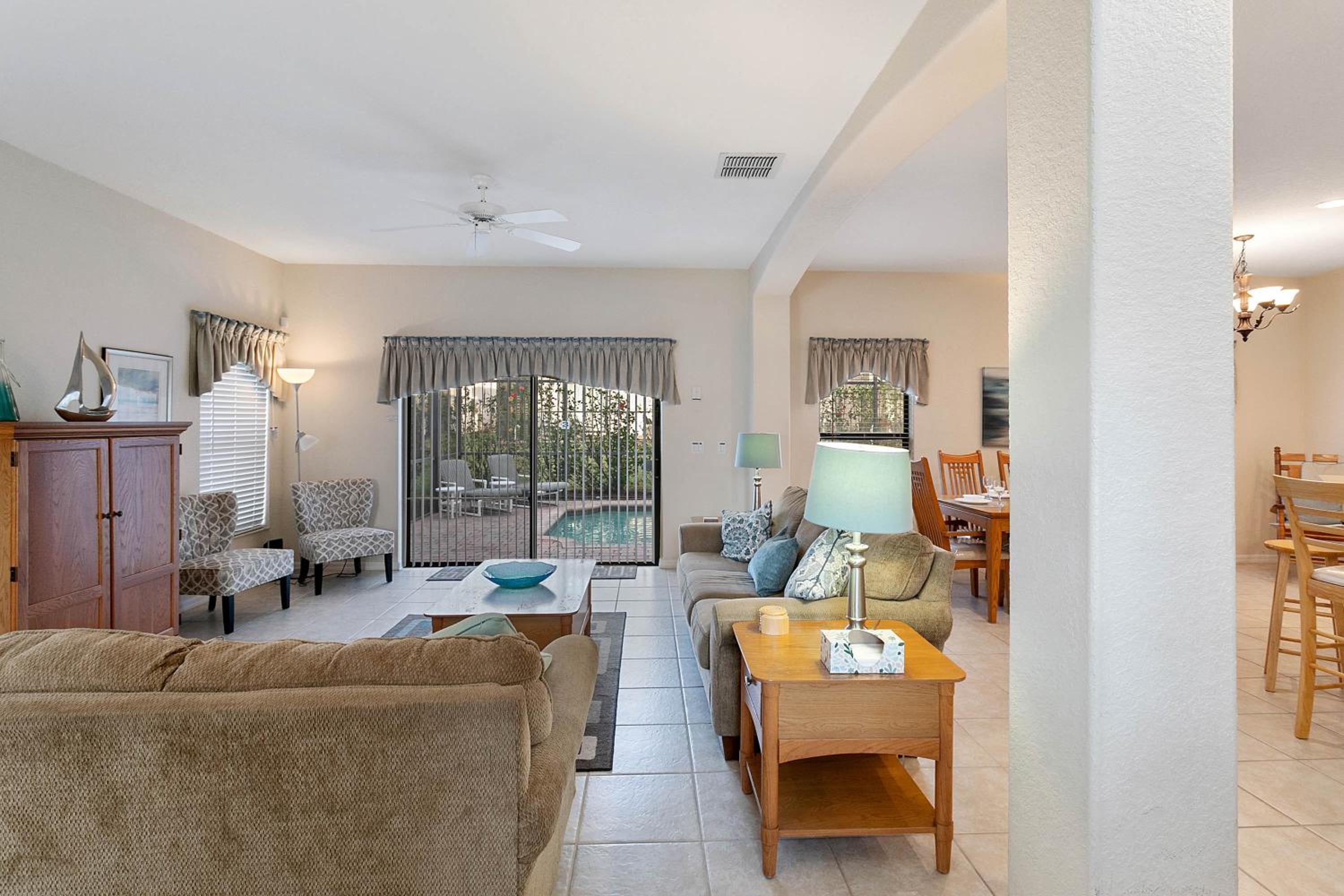 Paradise Resort Styles 4 BEDROOMS with 3 baths Pool and SPA