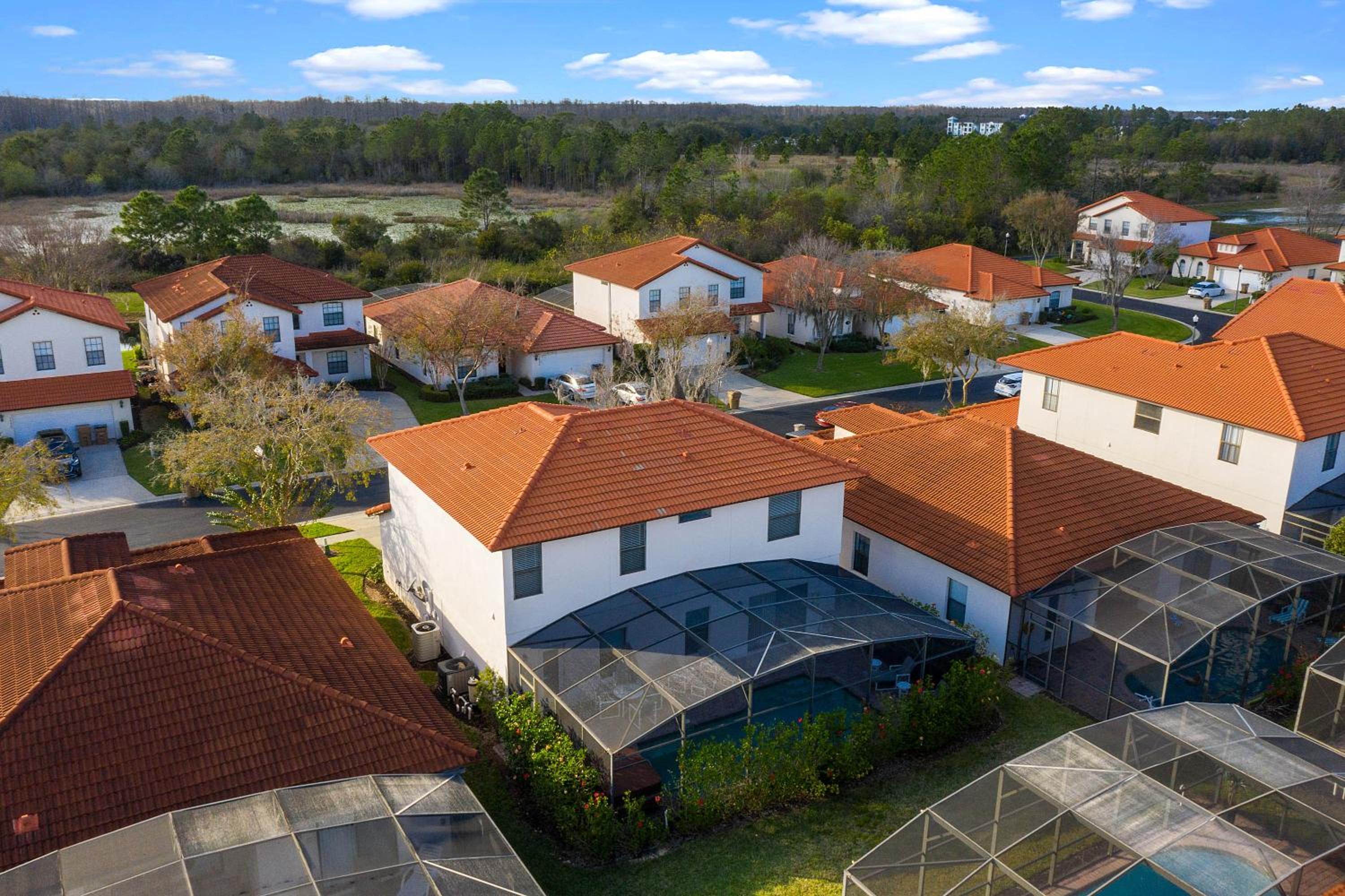 Paradise Resort Styles 4 BEDROOMS with 3 baths Pool and SPA
