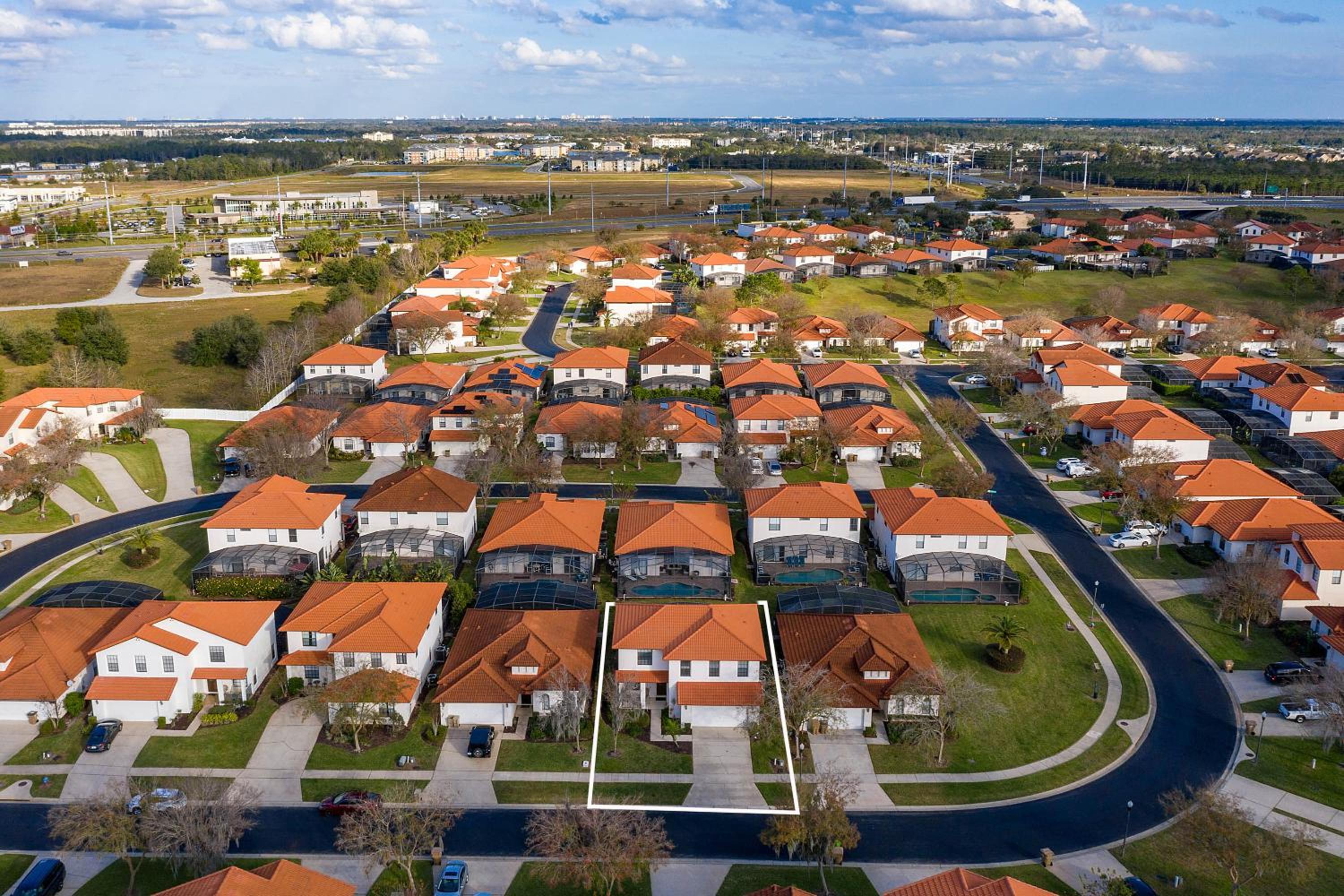 Paradise Resort Styles 4 BEDROOMS with 3 baths Pool and SPA