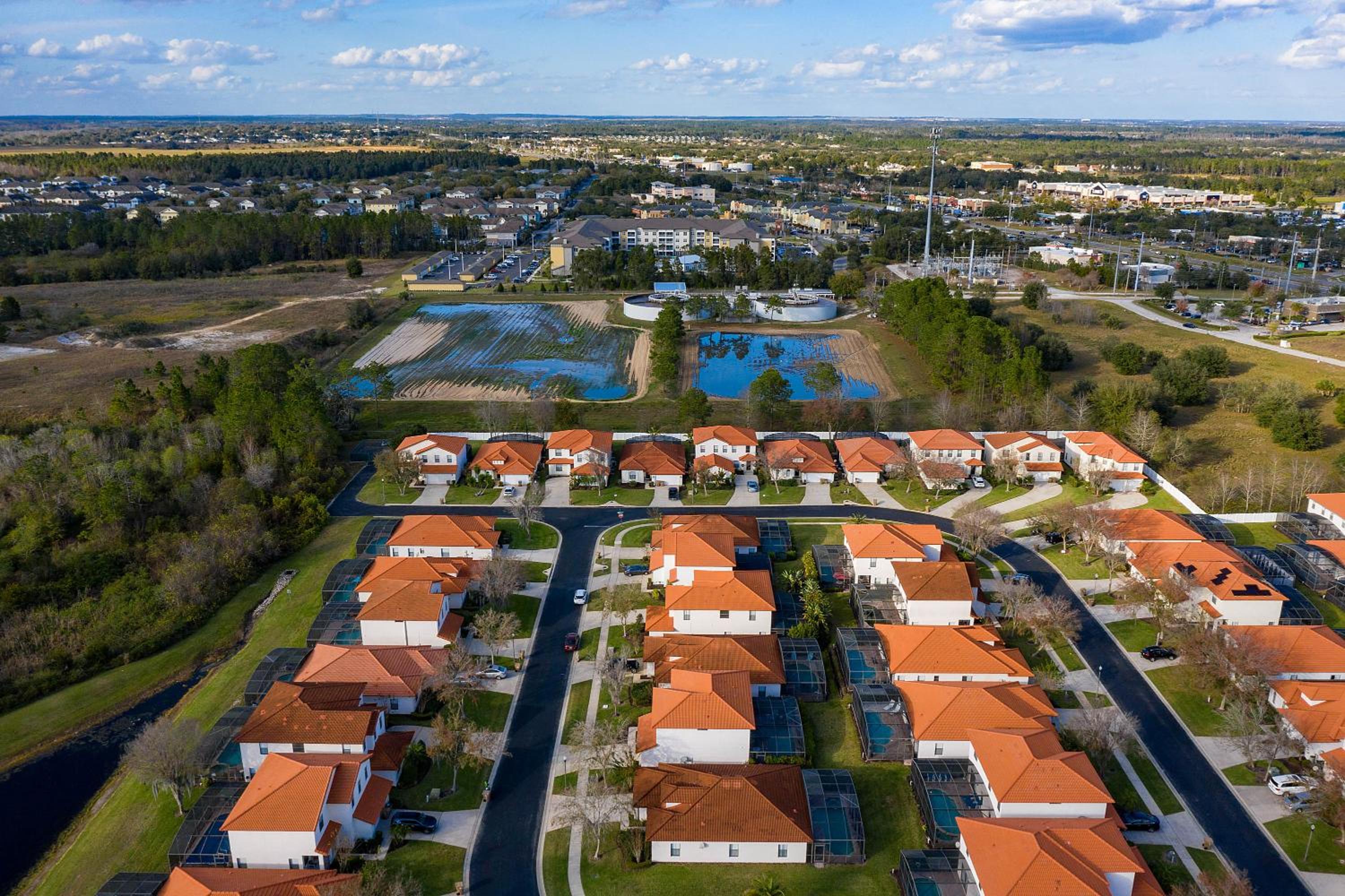 Paradise Resort Styles 4 BEDROOMS with 3 baths Pool and SPA