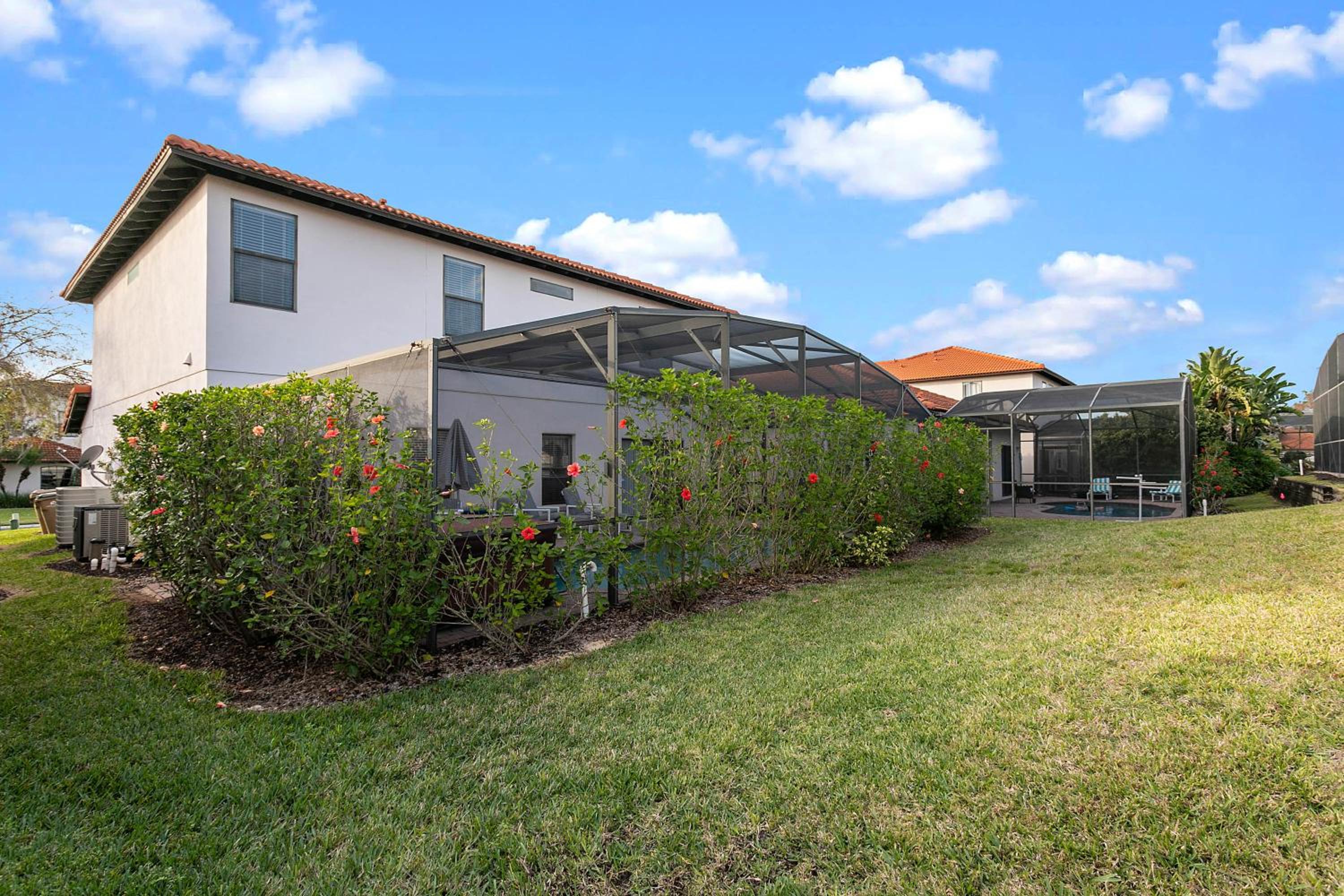 Paradise Resort Styles 4 BEDROOMS with 3 baths Pool and SPA