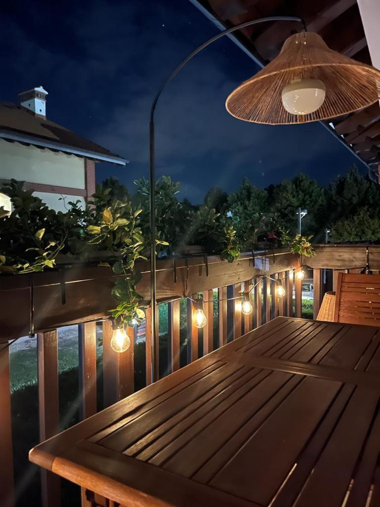 AURA loving home con 4 posti letto, cucina completa, terrazzo ed un grande parco verde