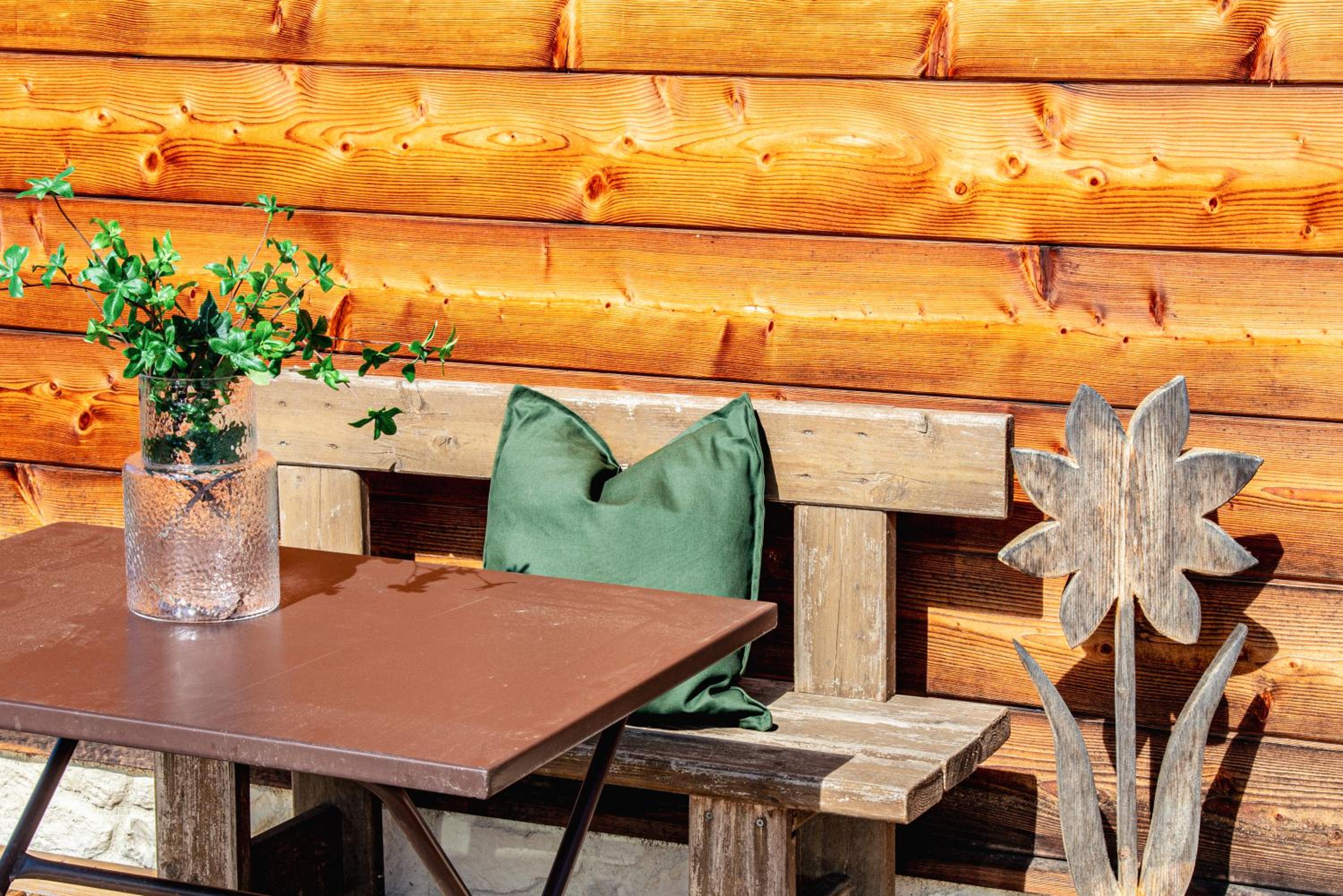 Chalet im Grünen in Seenähe