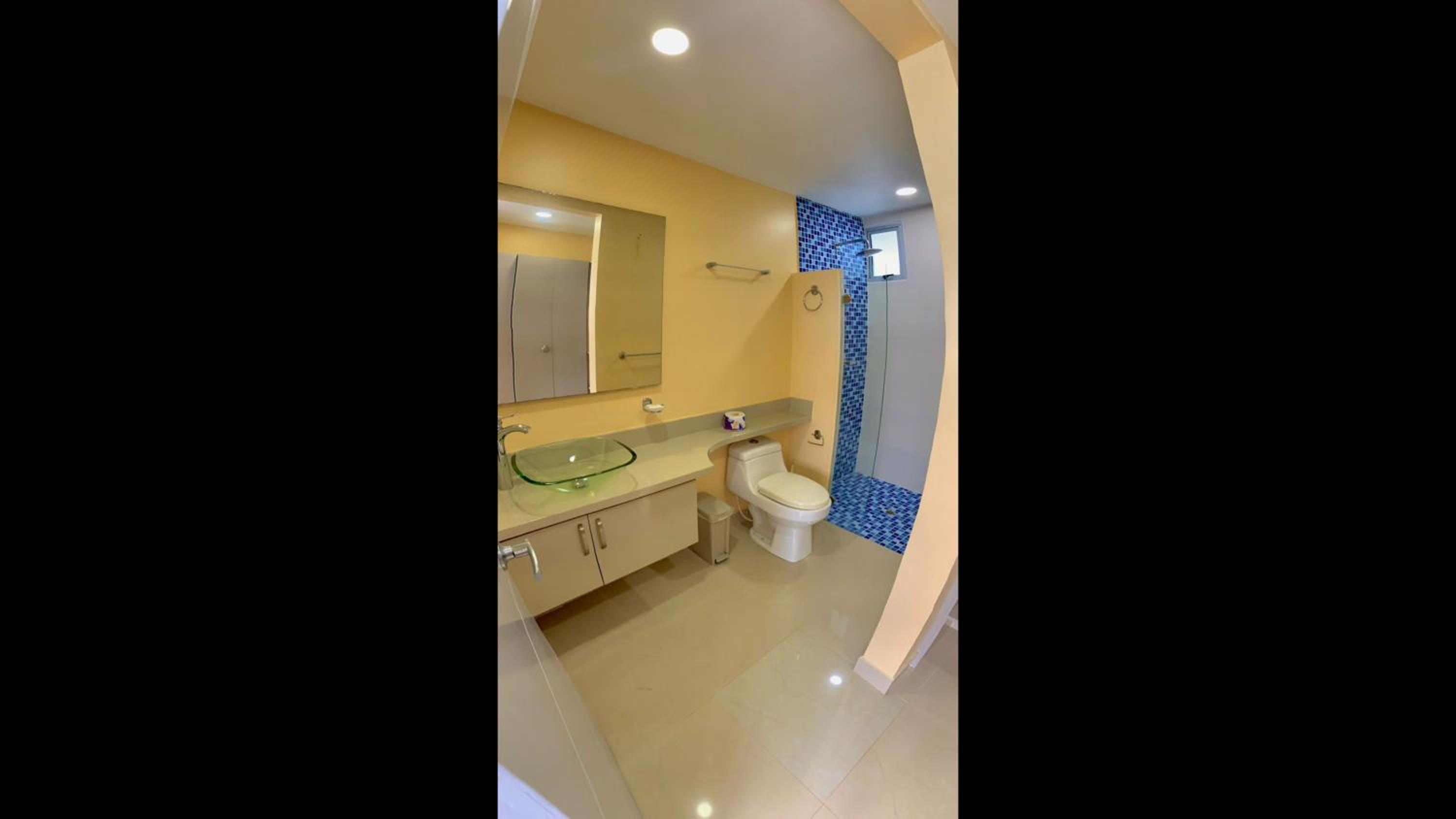 2P1-32 Seafront Apartment With Air Conditioning And Pool