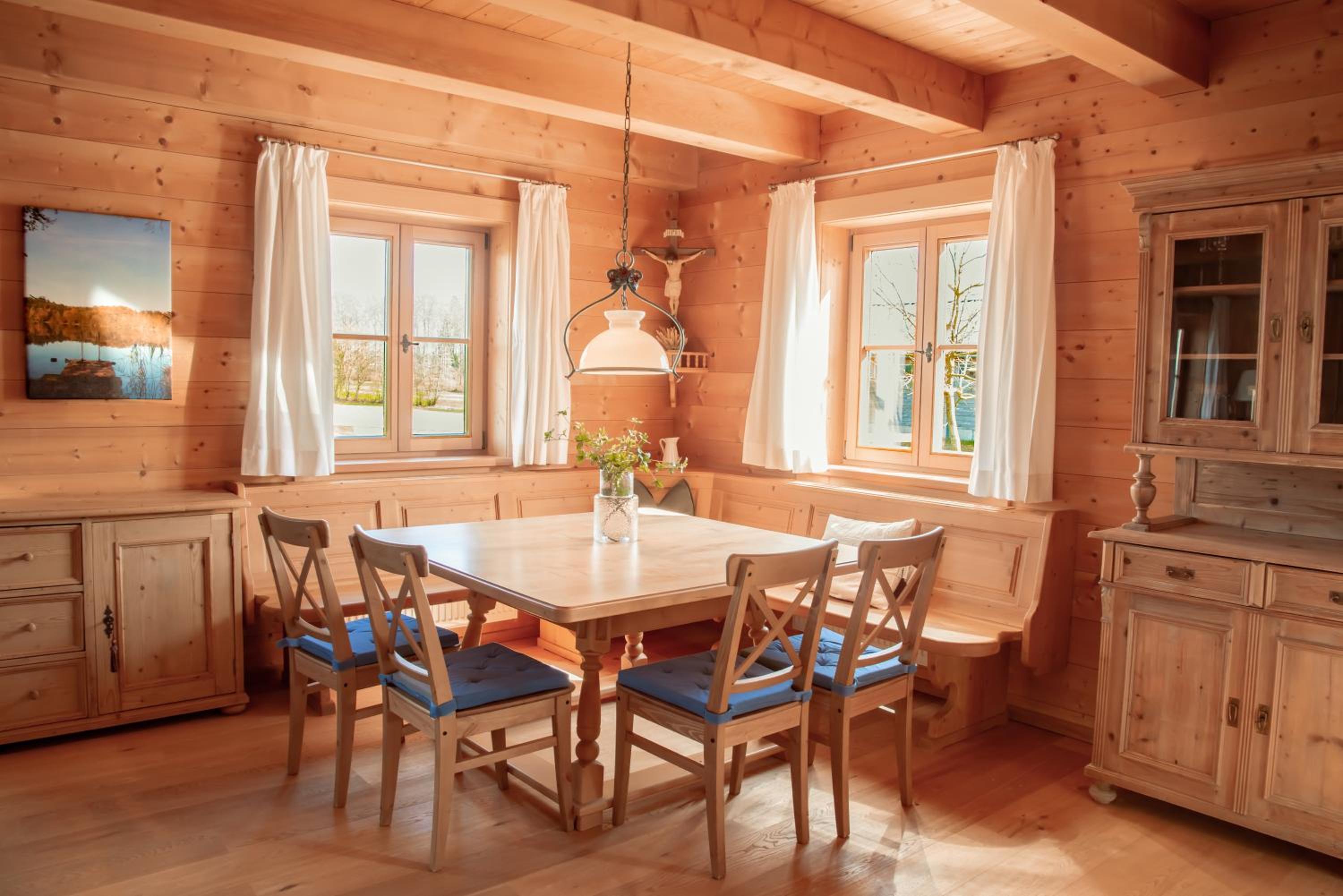 Chalet im Grünen in Seenähe