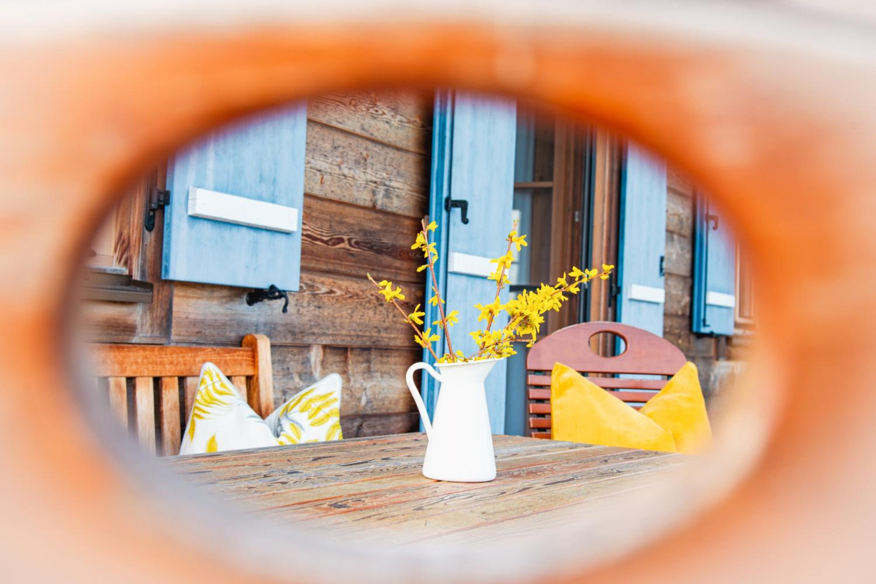 Chalet im Grünen in Seenähe
