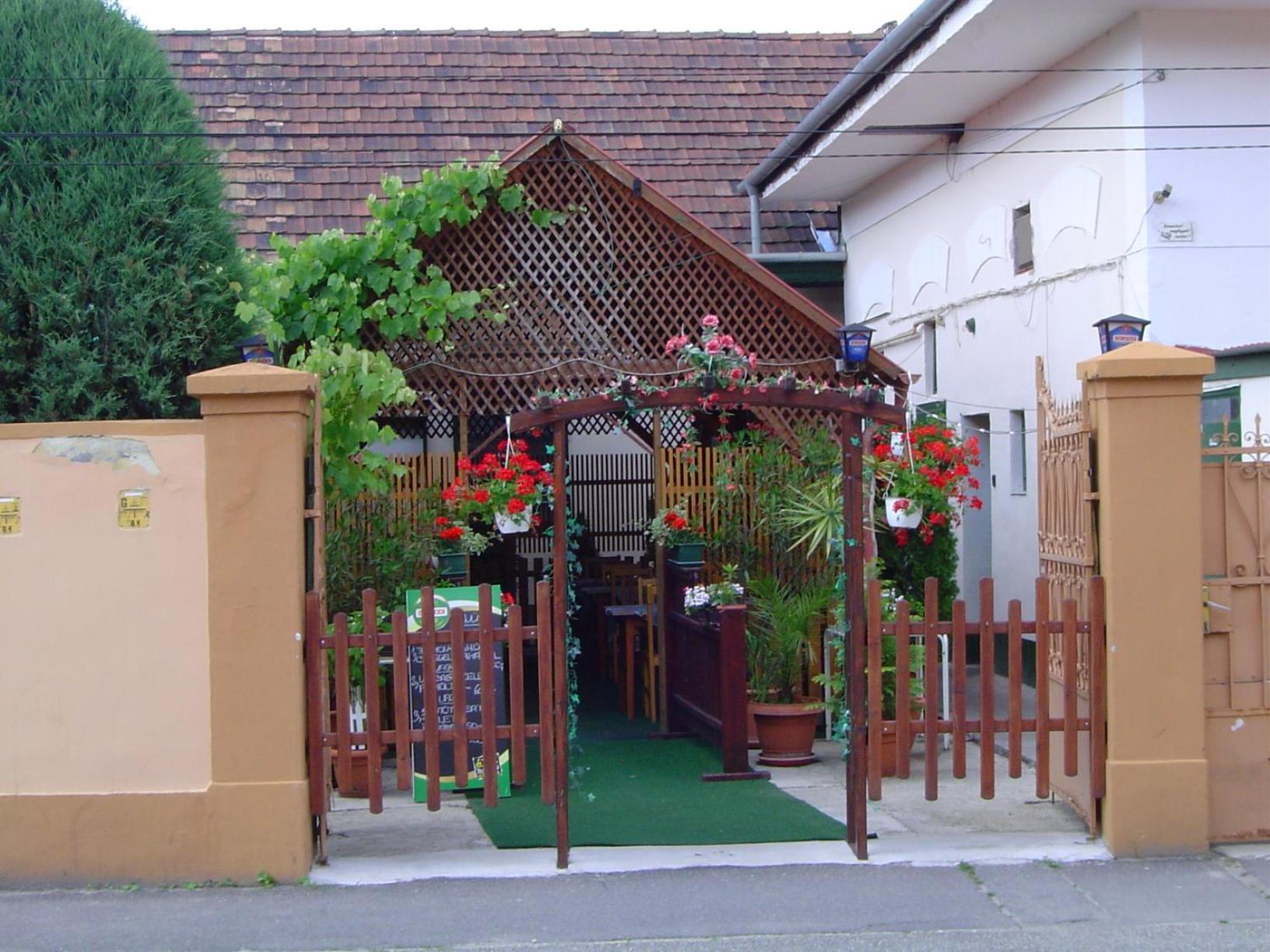 Photo 33