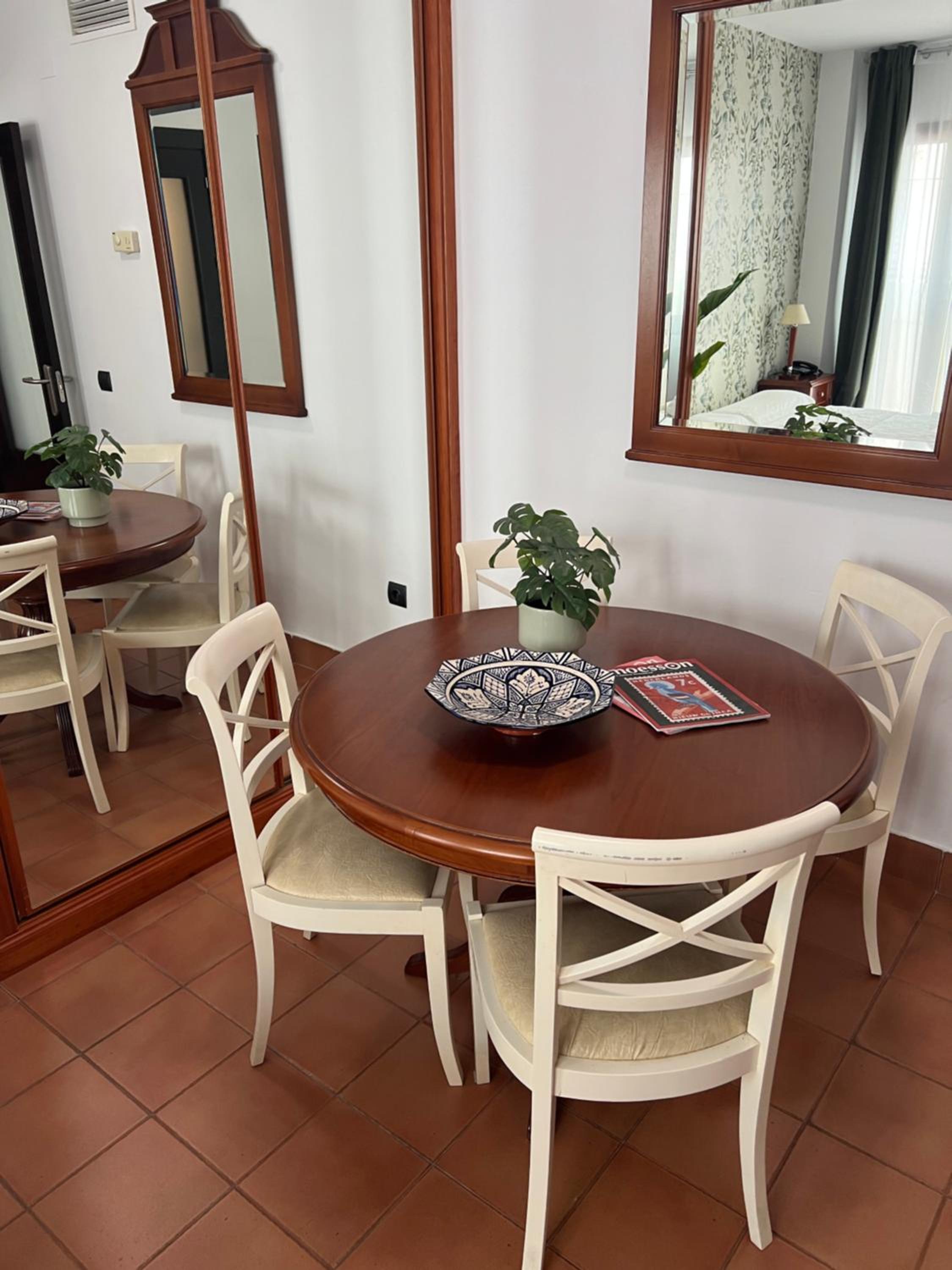 I AM La Posada Hotel and Apartment