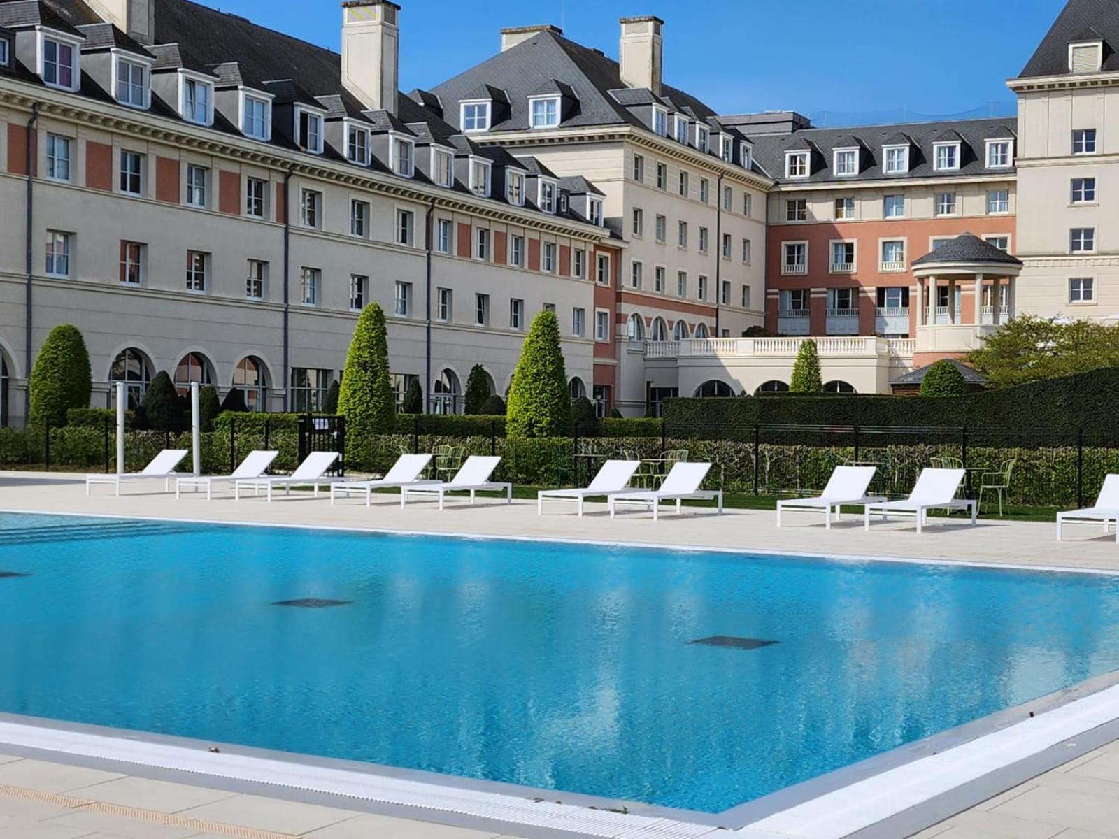 Magny-le-Hongre Vacations - Dream Castle Hotel Marne La Vallee - Property Image 1