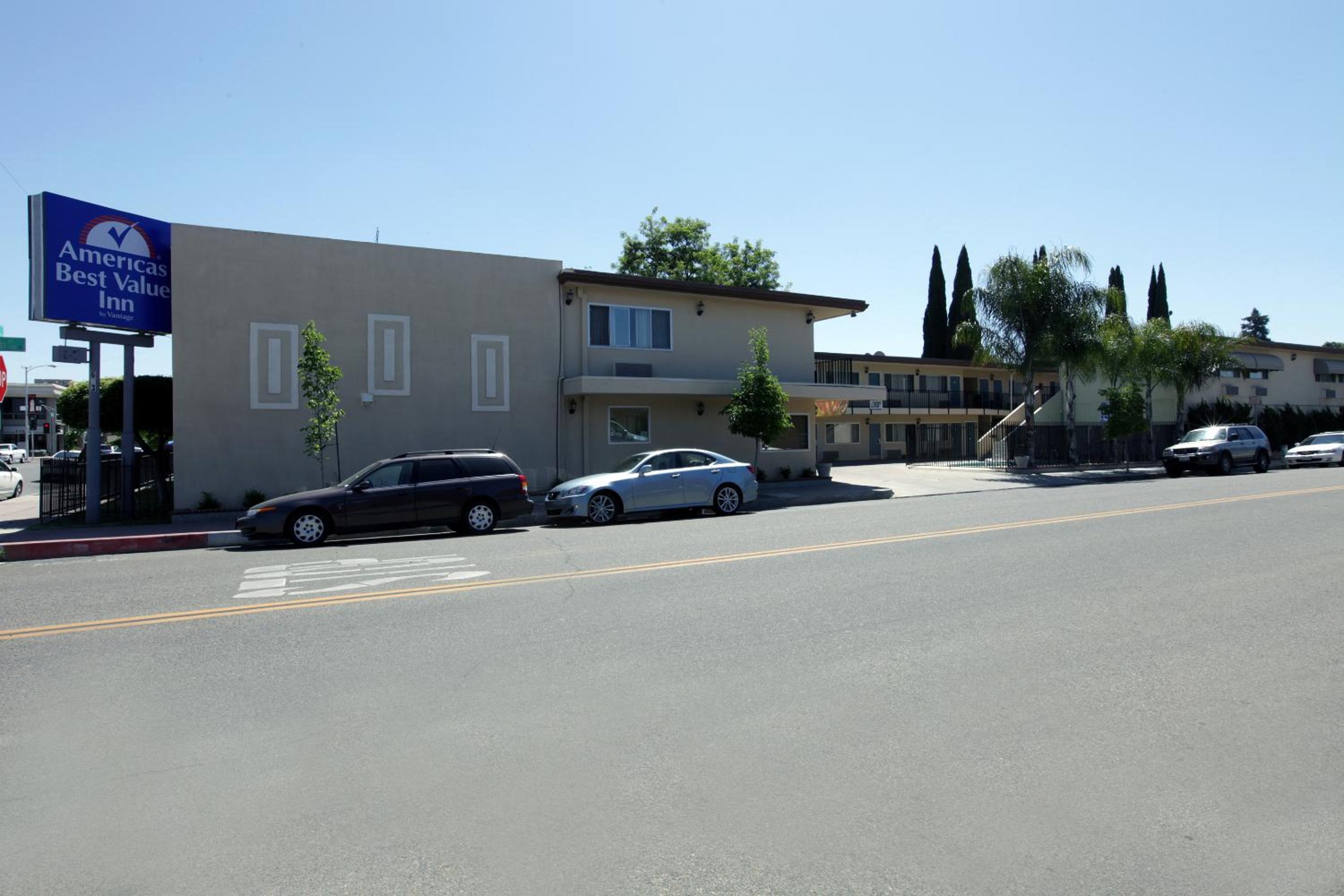 Visalia Vacations - Americas Best Value Inn Visalia - Property Image 4