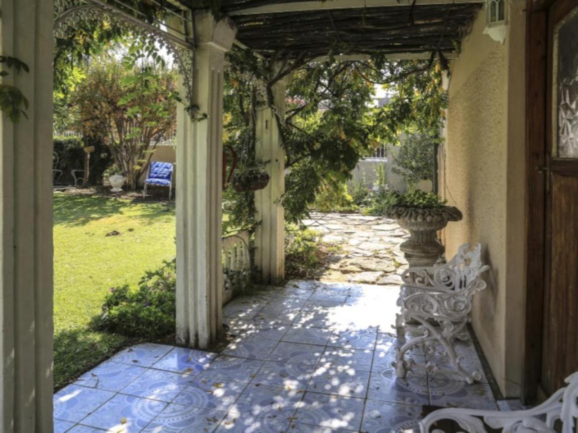 The Green Acorn Guest House
