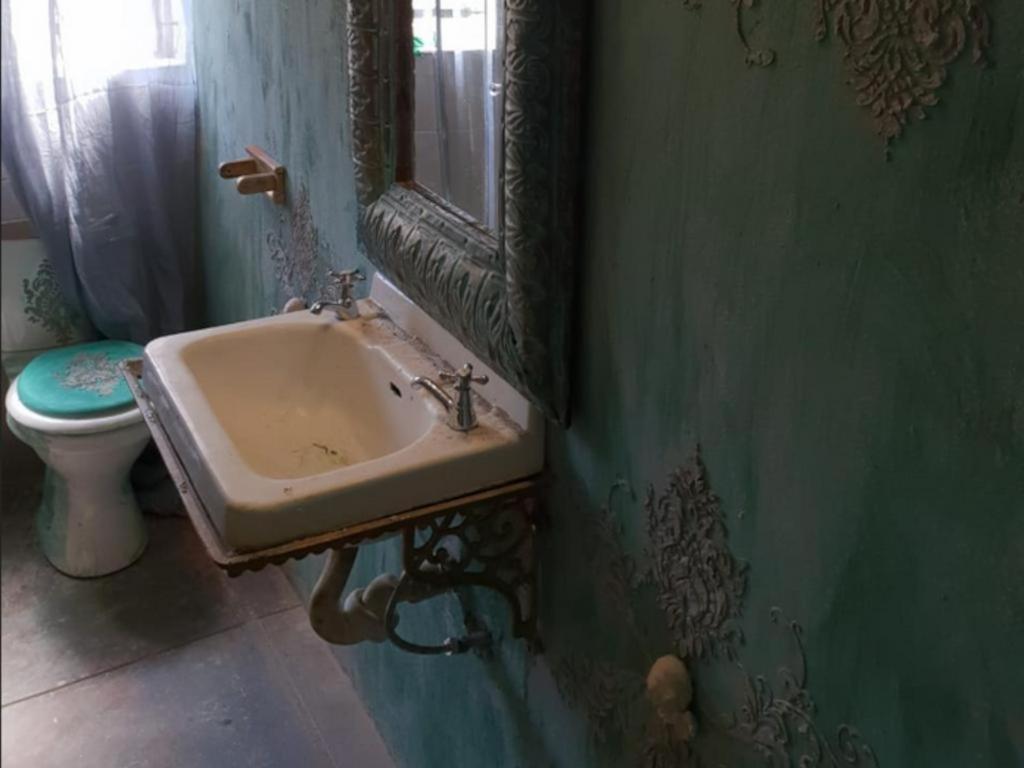 The Green Acorn Guest House