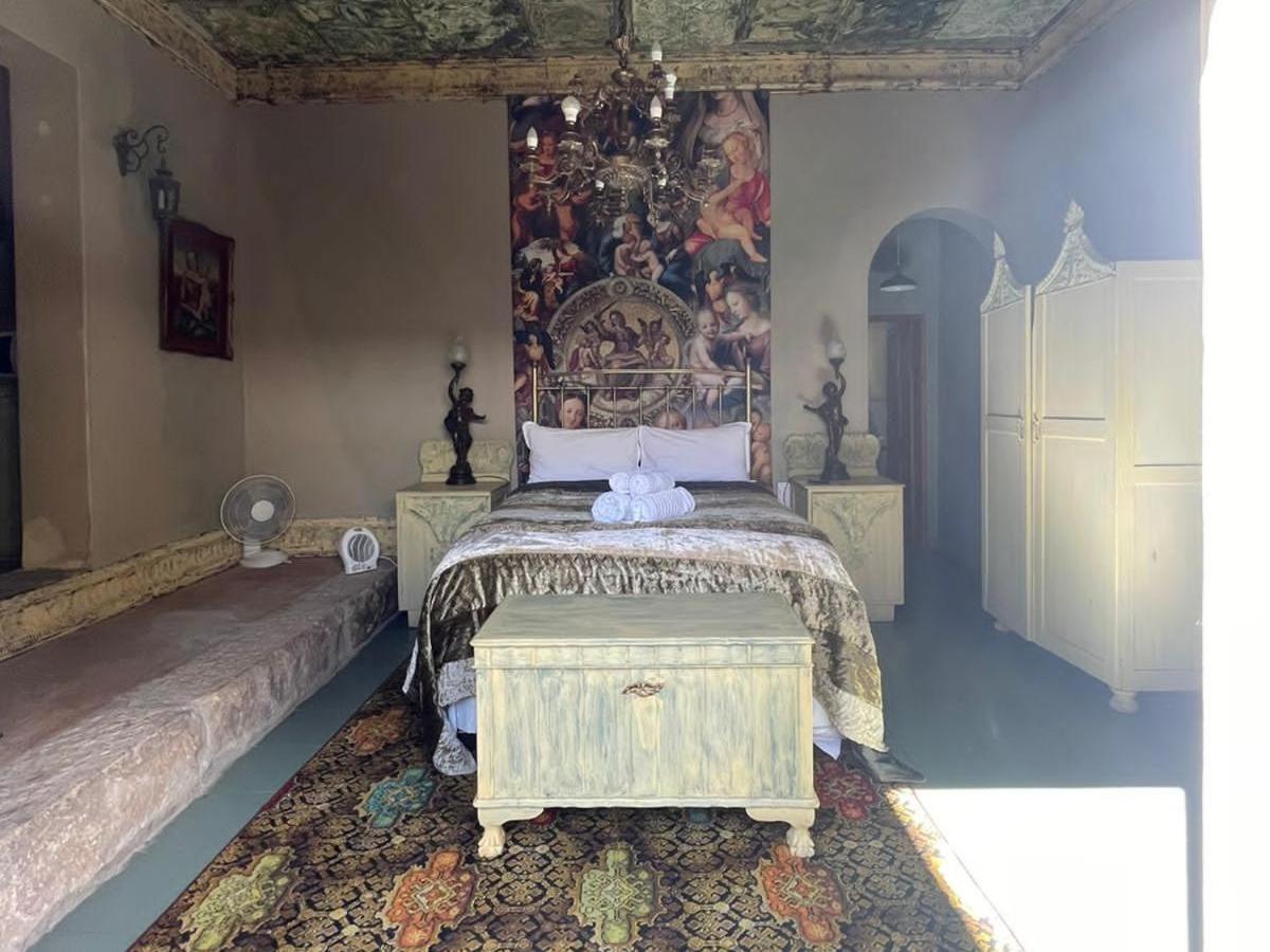 The Green Acorn Guest House