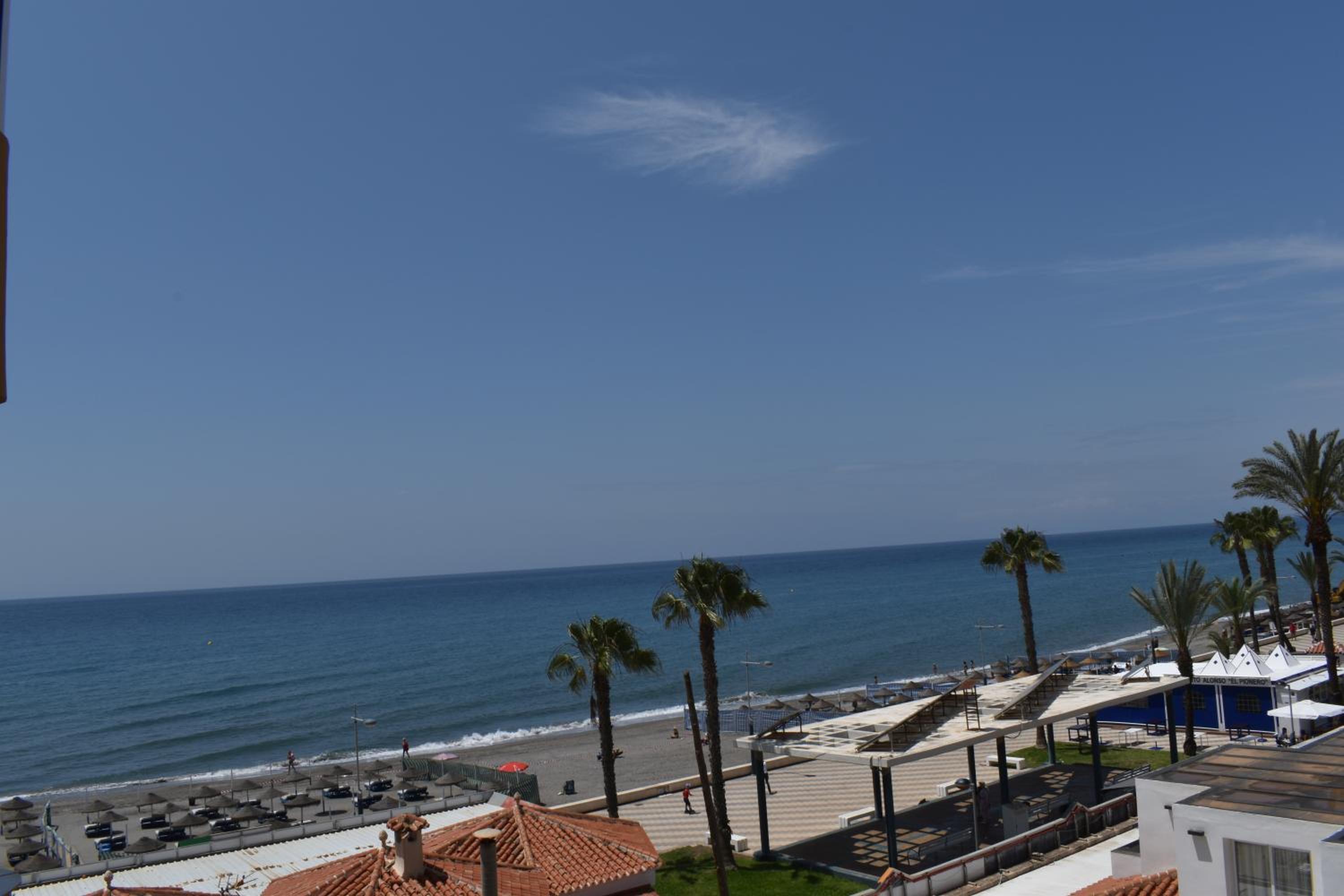 Fantastic studio - beachfront