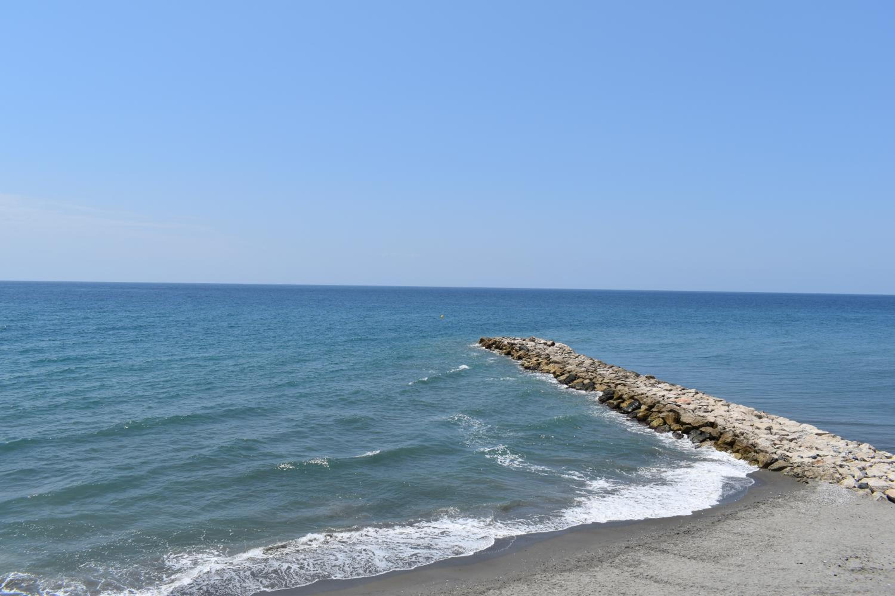 Fantastic studio - beachfront
