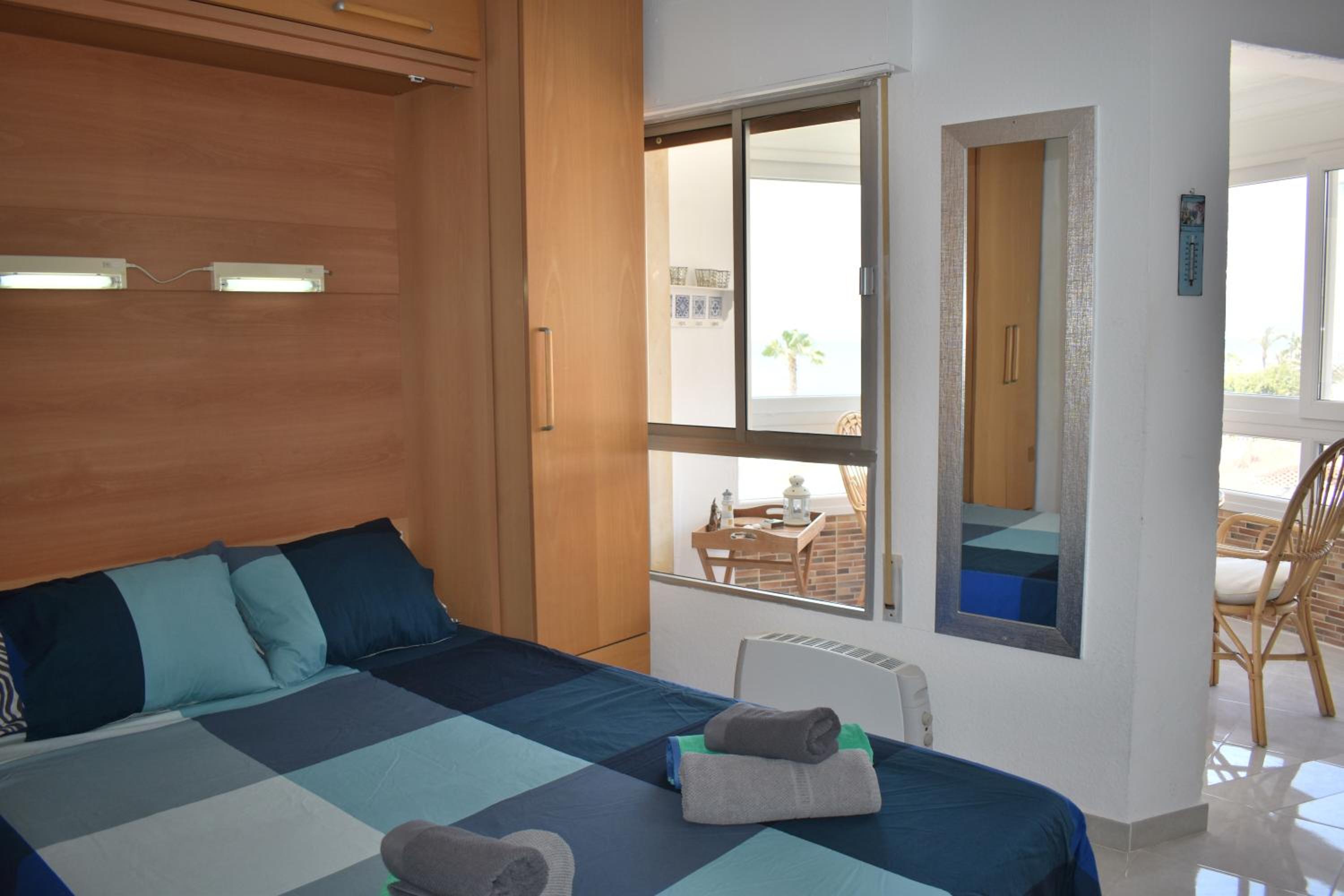 Fantastic studio - beachfront