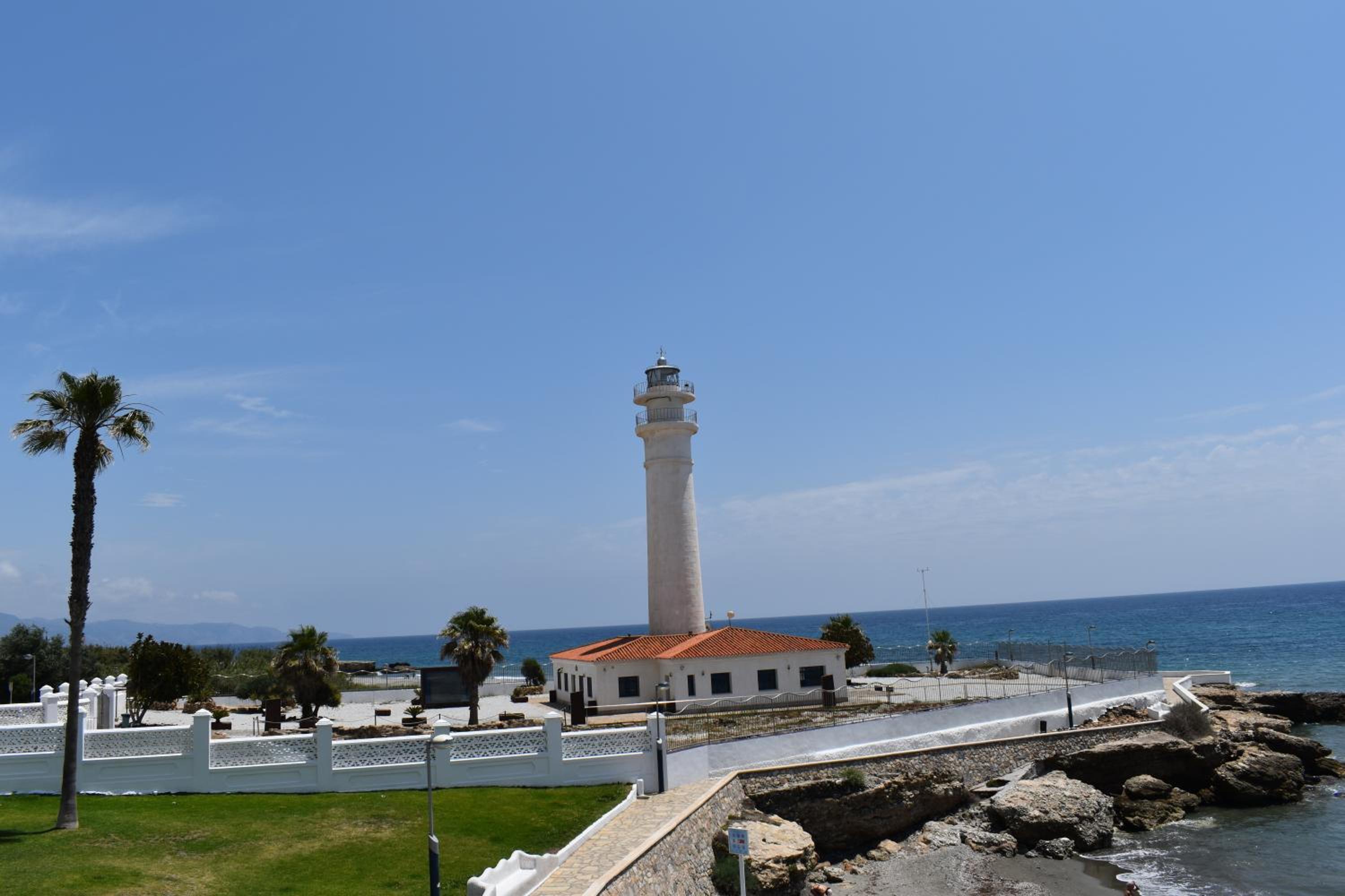 Fantastic studio - beachfront