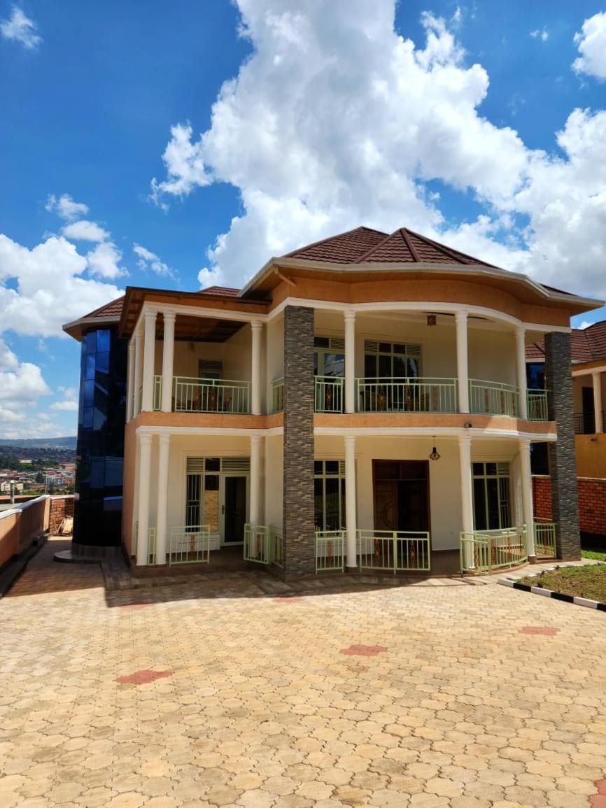 DAZZLET RWANDA