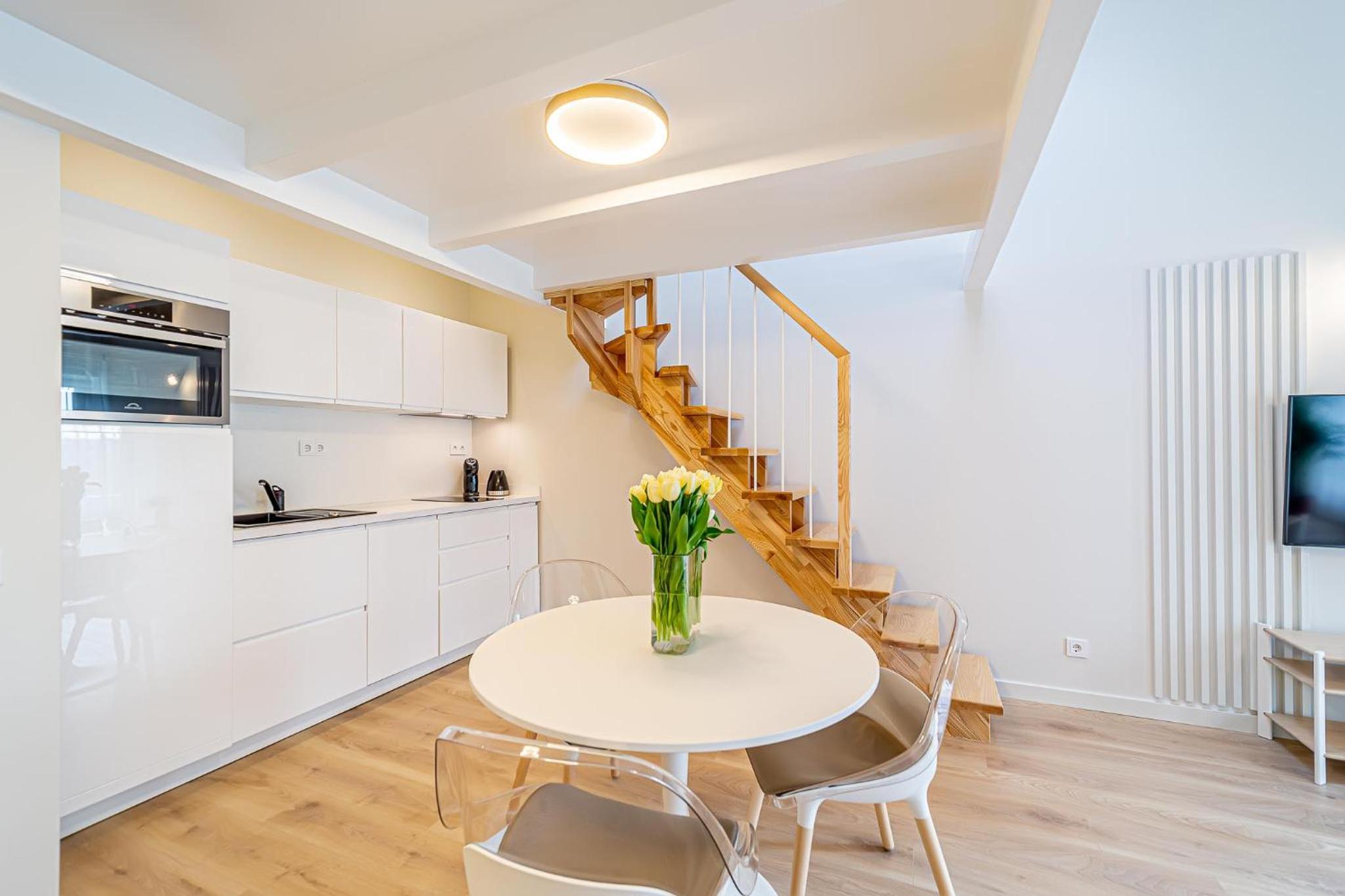 Modern Loft Apartment w/free parking No.2 view 3
