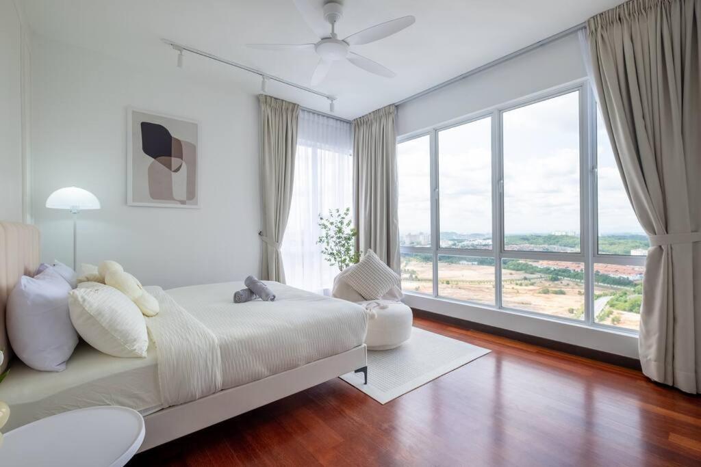 Instagrammable Paraiso near Pavilion Bukit Jalil 7pax