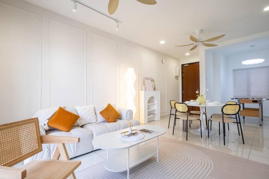 Instagrammable Paraiso near Pavilion Bukit Jalil 7pax